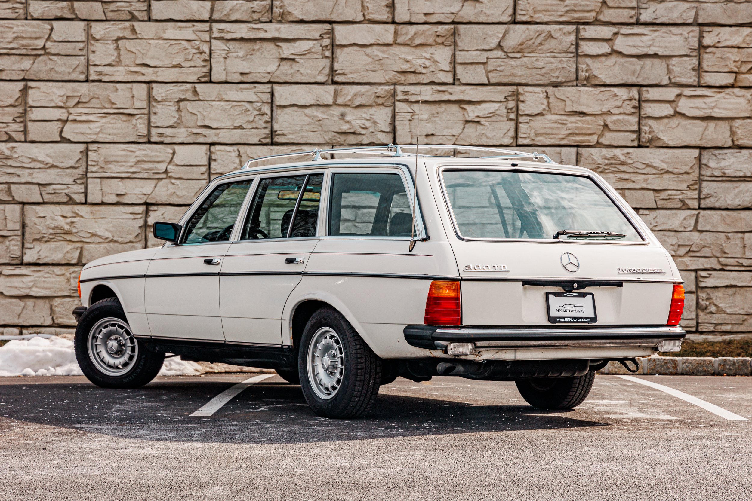 Mercedes 300TD-014.jpg
