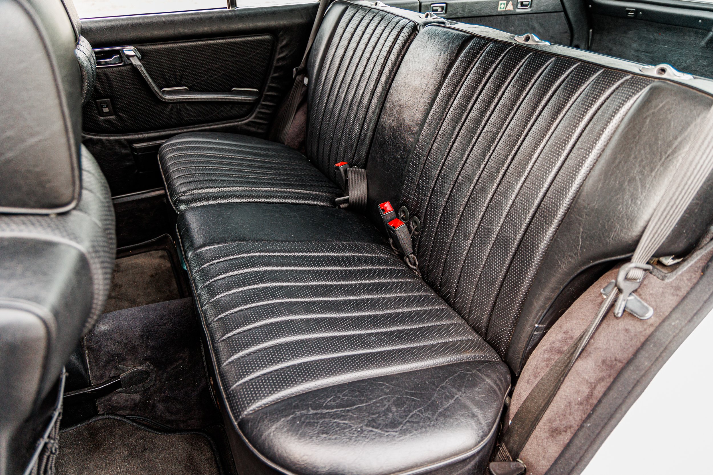 Mercedes 300TD-160.jpg