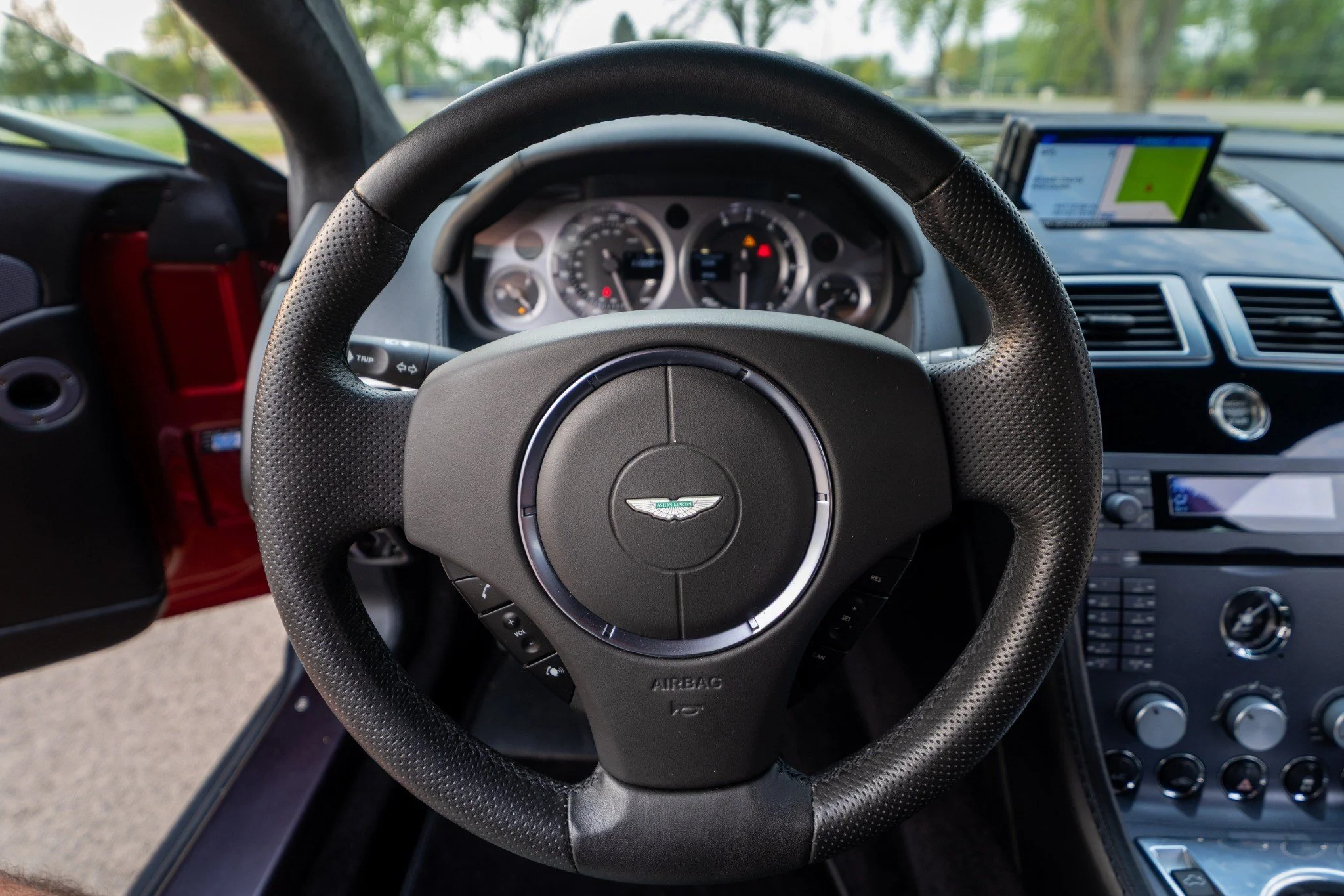 aston_martin_interior_09_web.jpg (Copy)