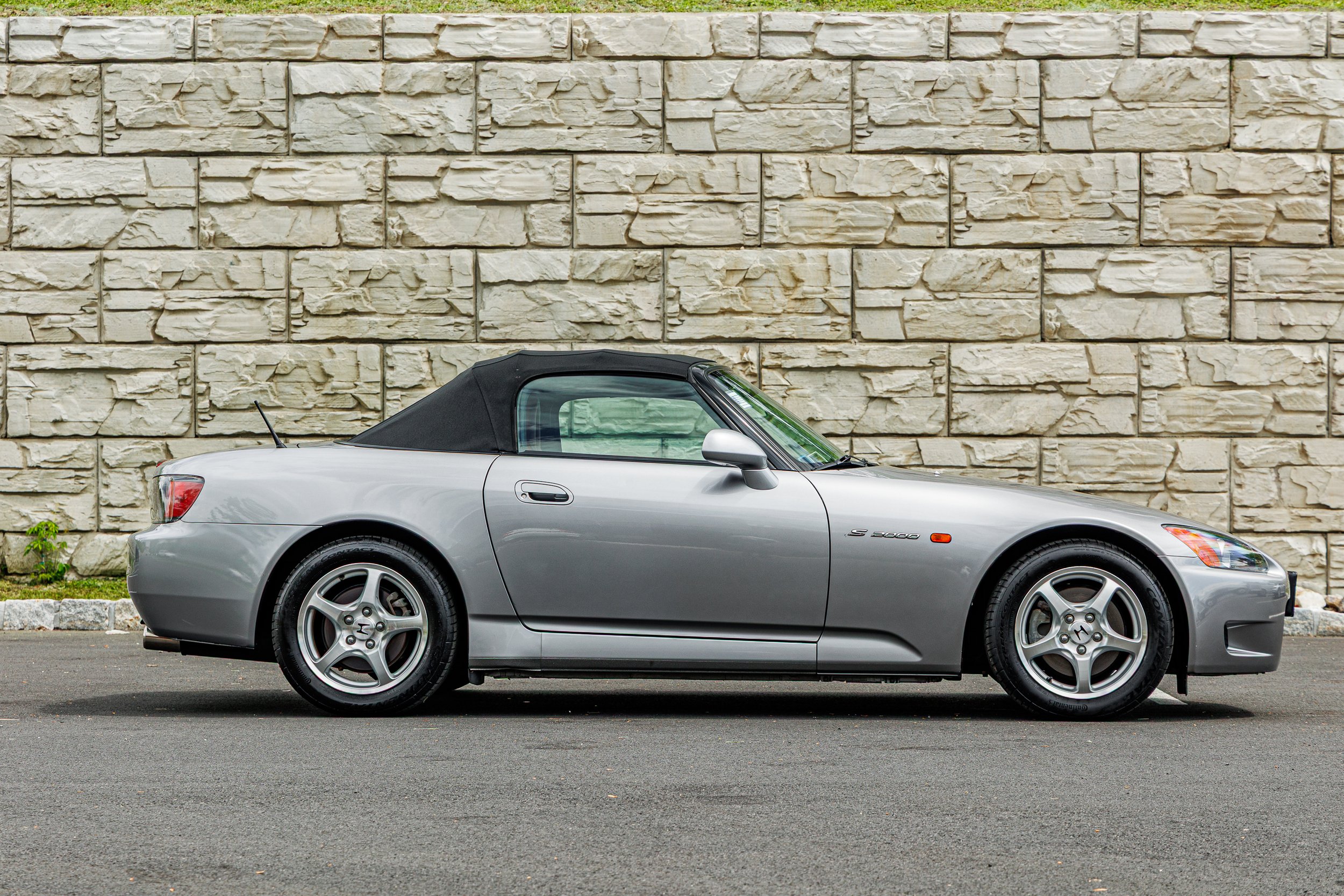 S2000-028.jpg
