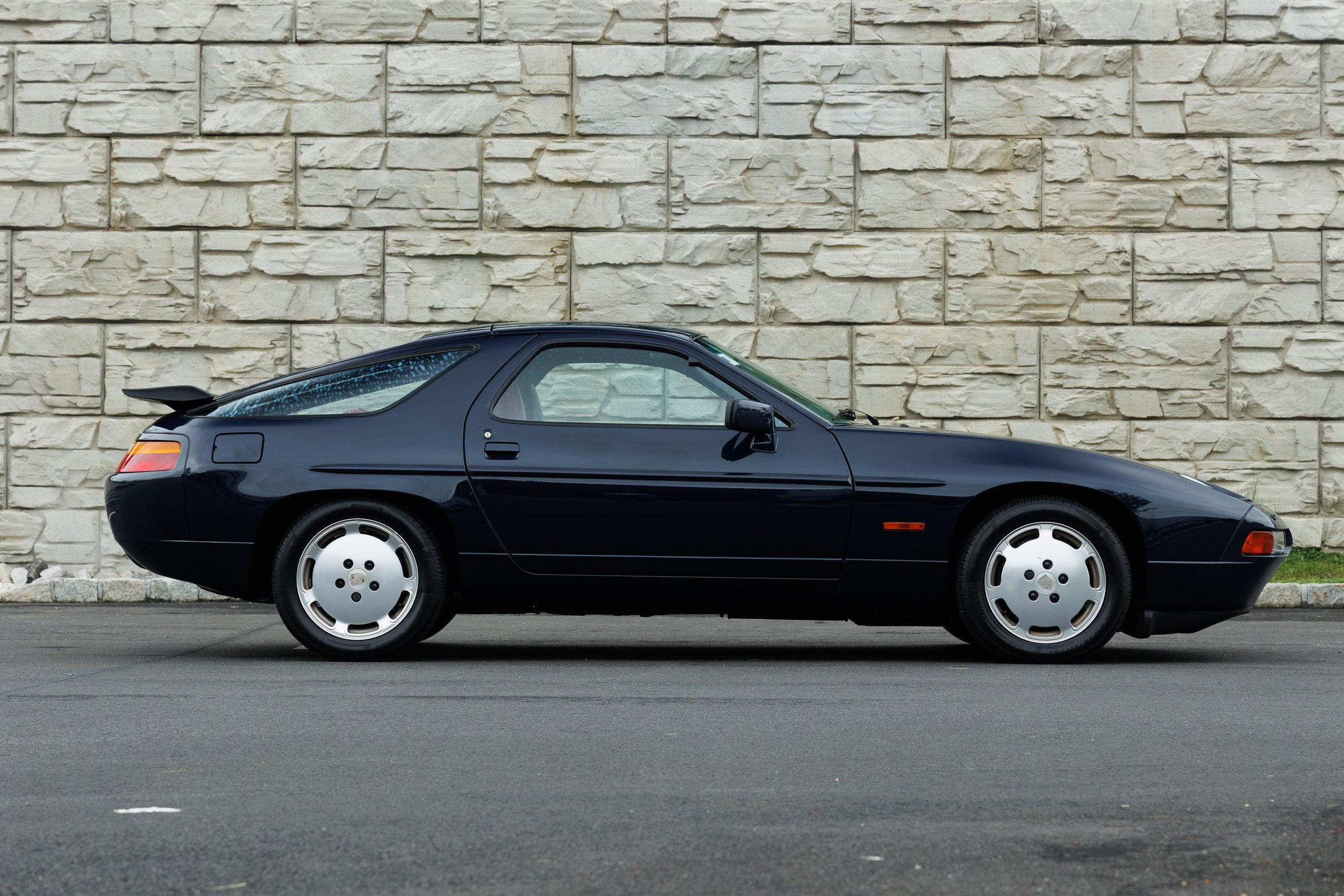 Porsche 928-008.jpg
