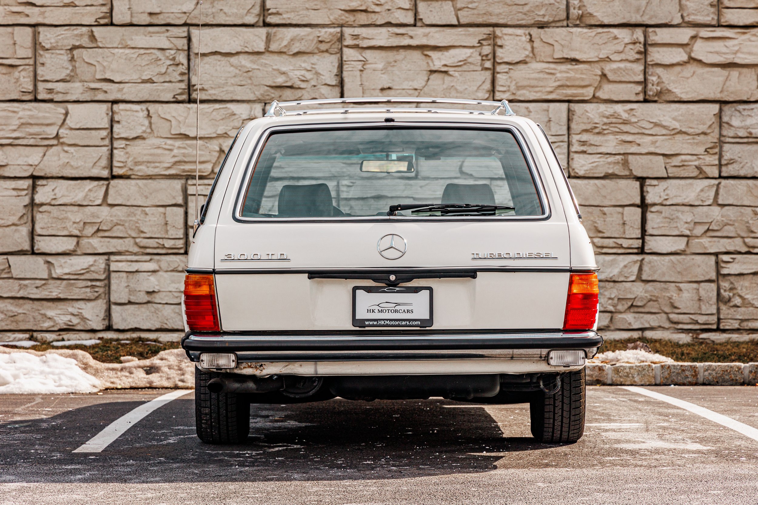 Mercedes 300TD-012.jpg
