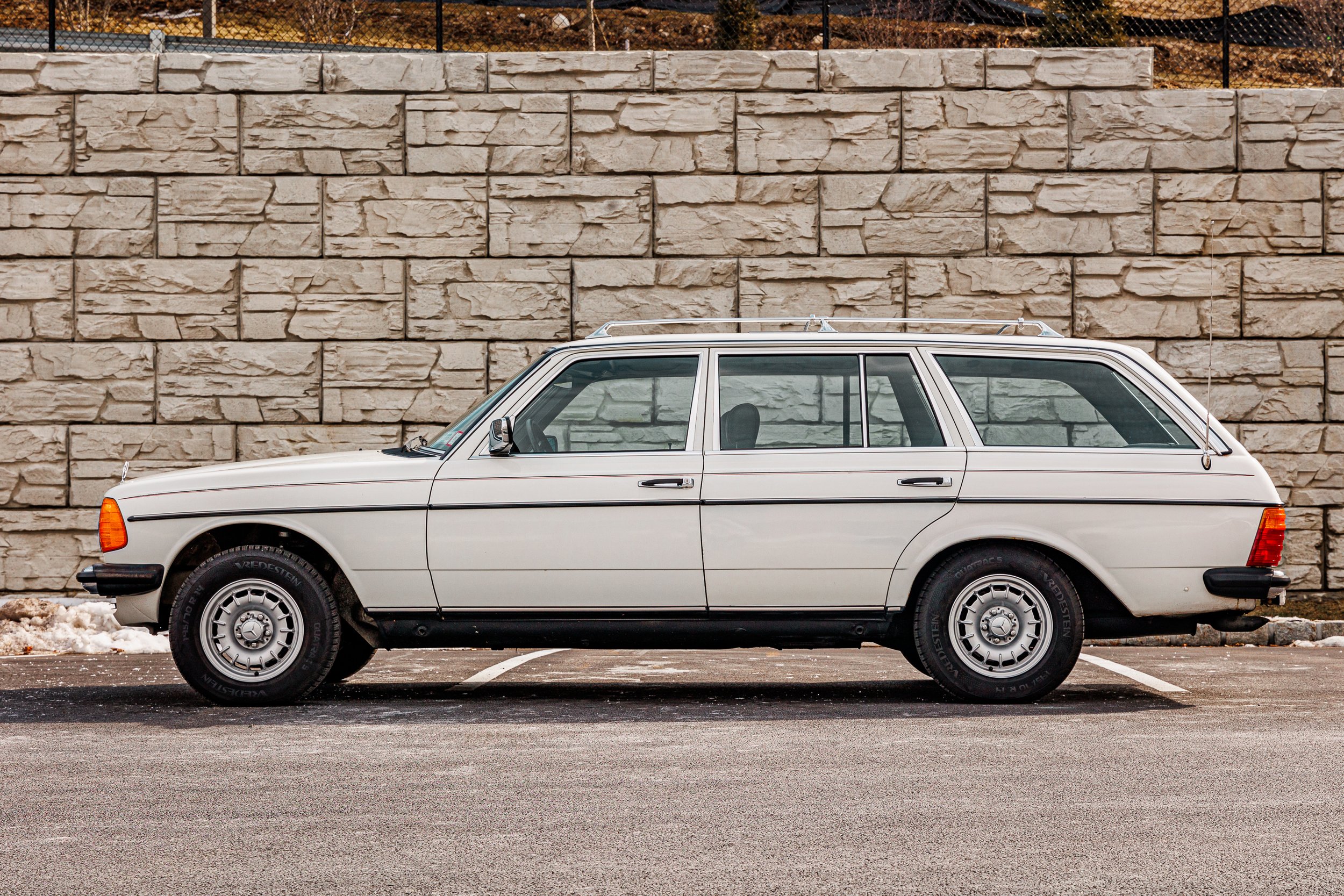 Mercedes 300TD-018.jpg