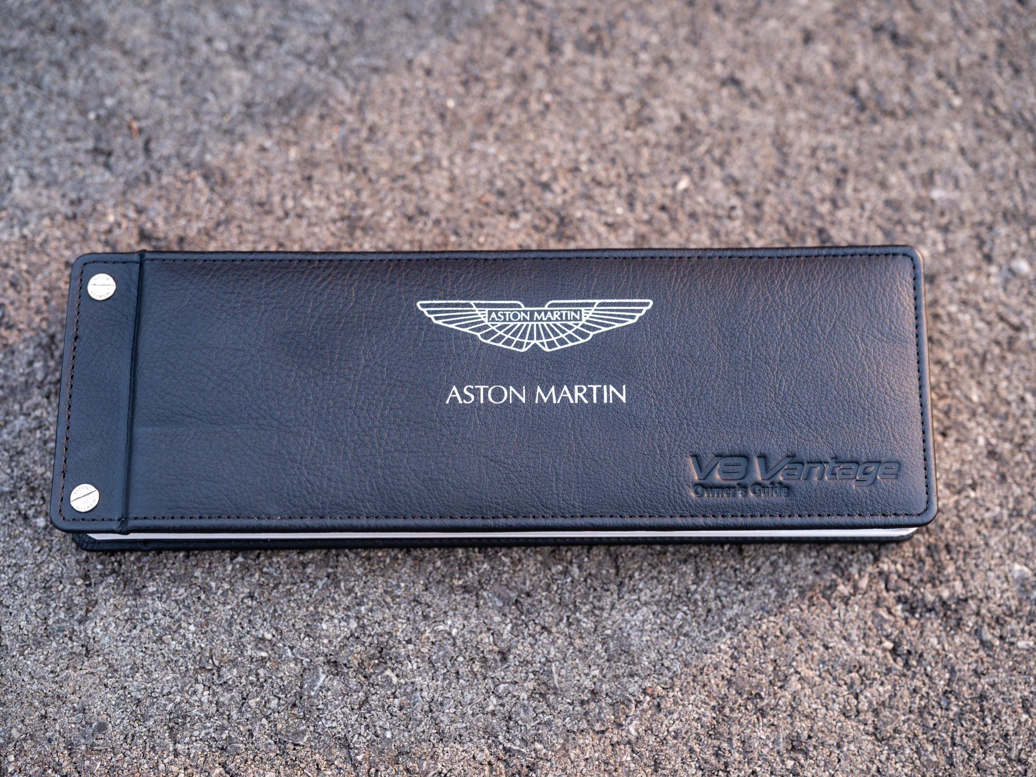 aston_martin_interior_04_web.jpg (Copy)