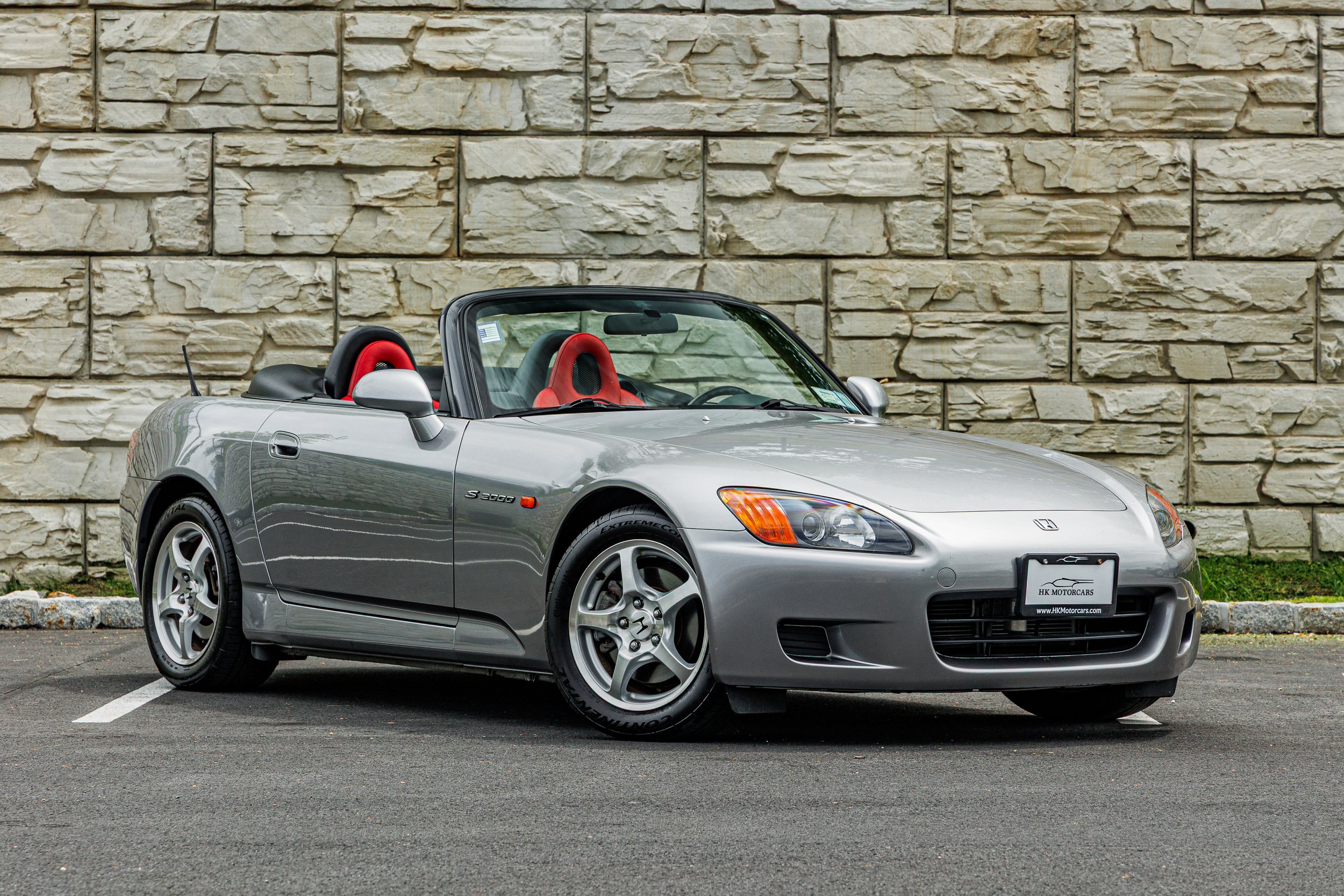 S2000-002.jpg