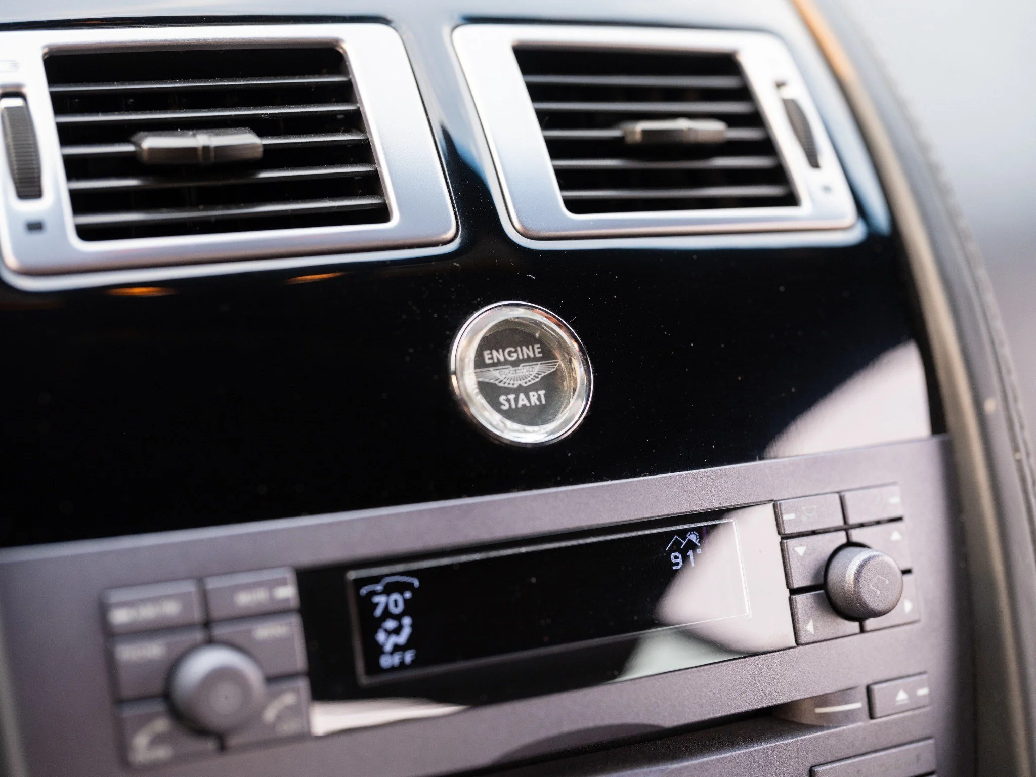 aston_martin_detail_01_web.jpg (Copy)