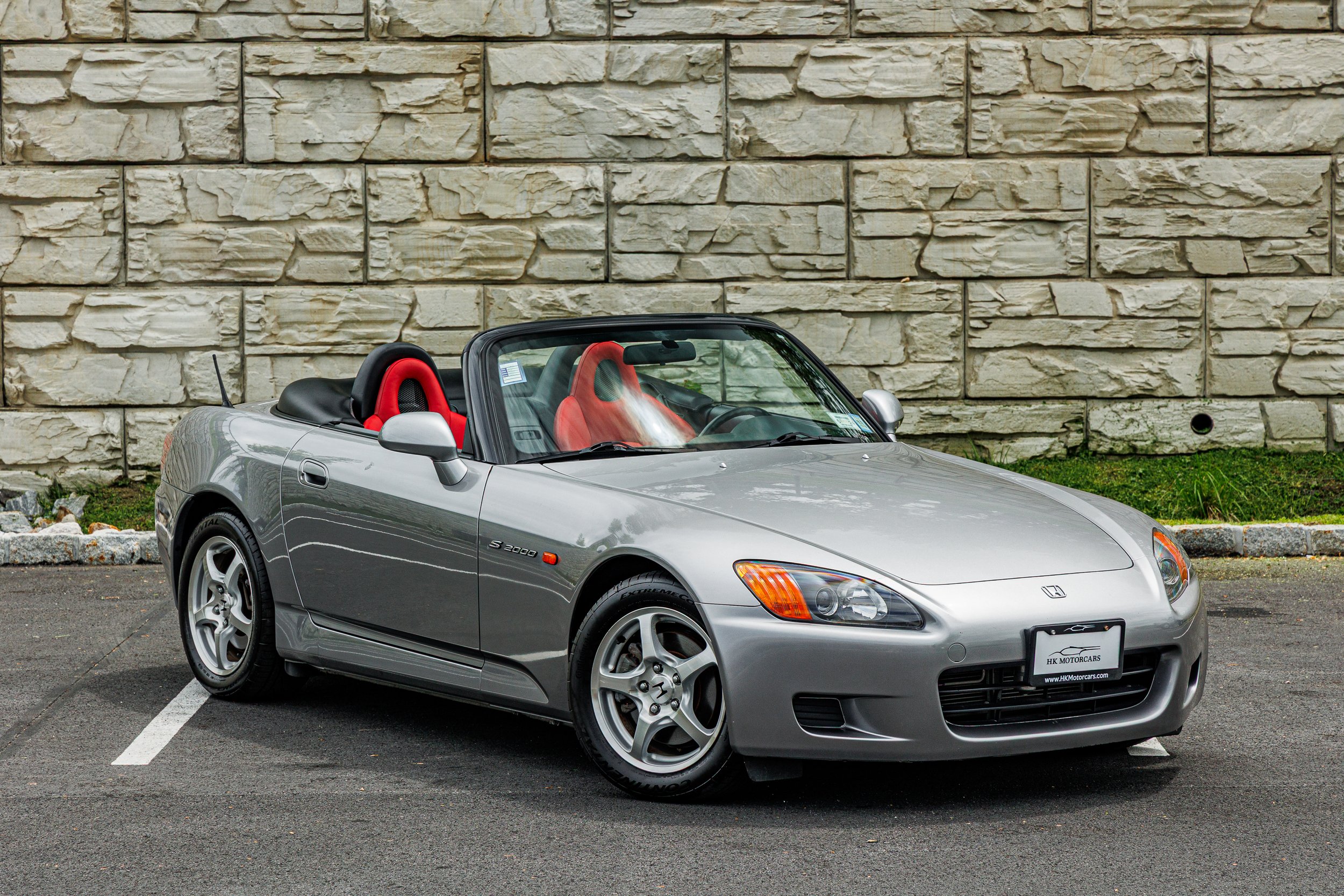 S2000-001.jpg