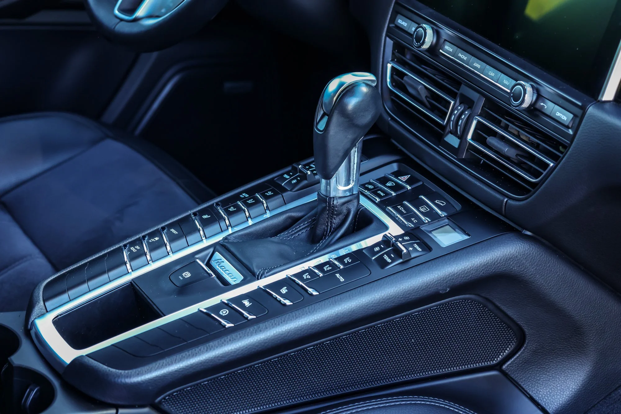 Macan (131).jpg (Copy) (Copy)
