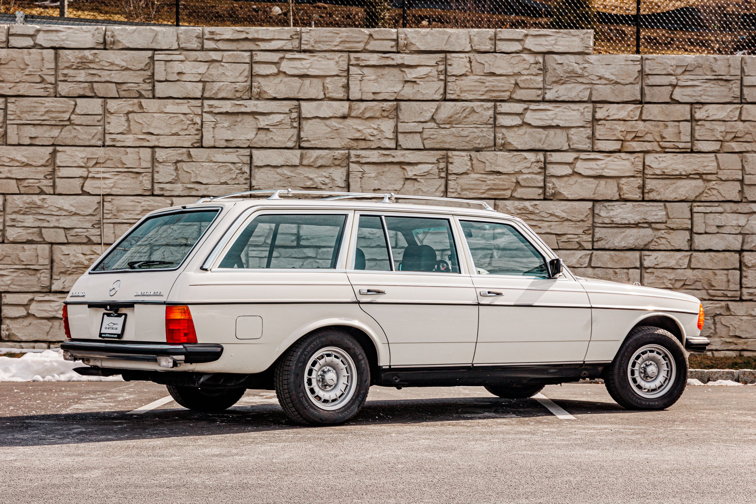 Mercedes 300TD-008.jpg