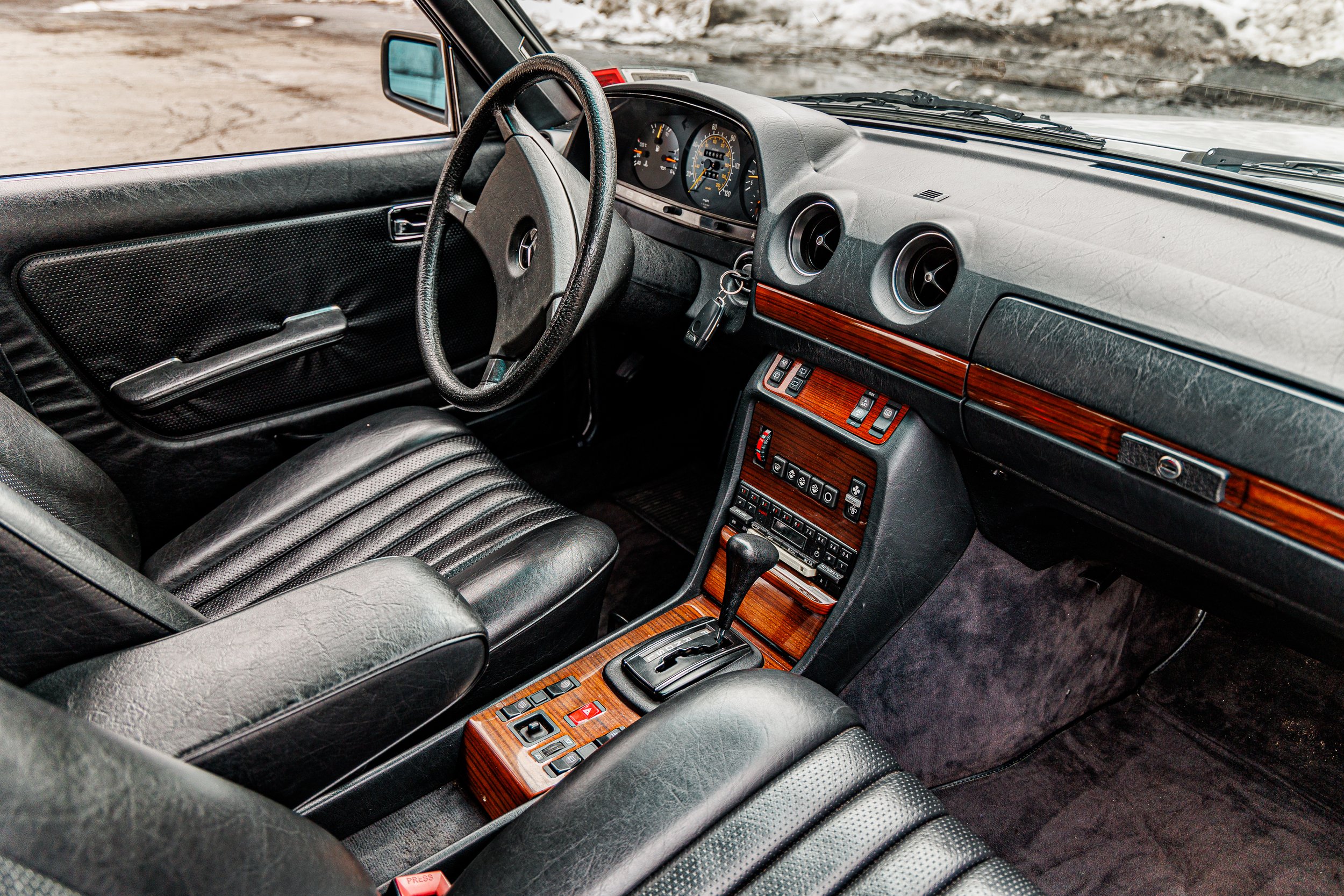Mercedes 300TD-179.jpg