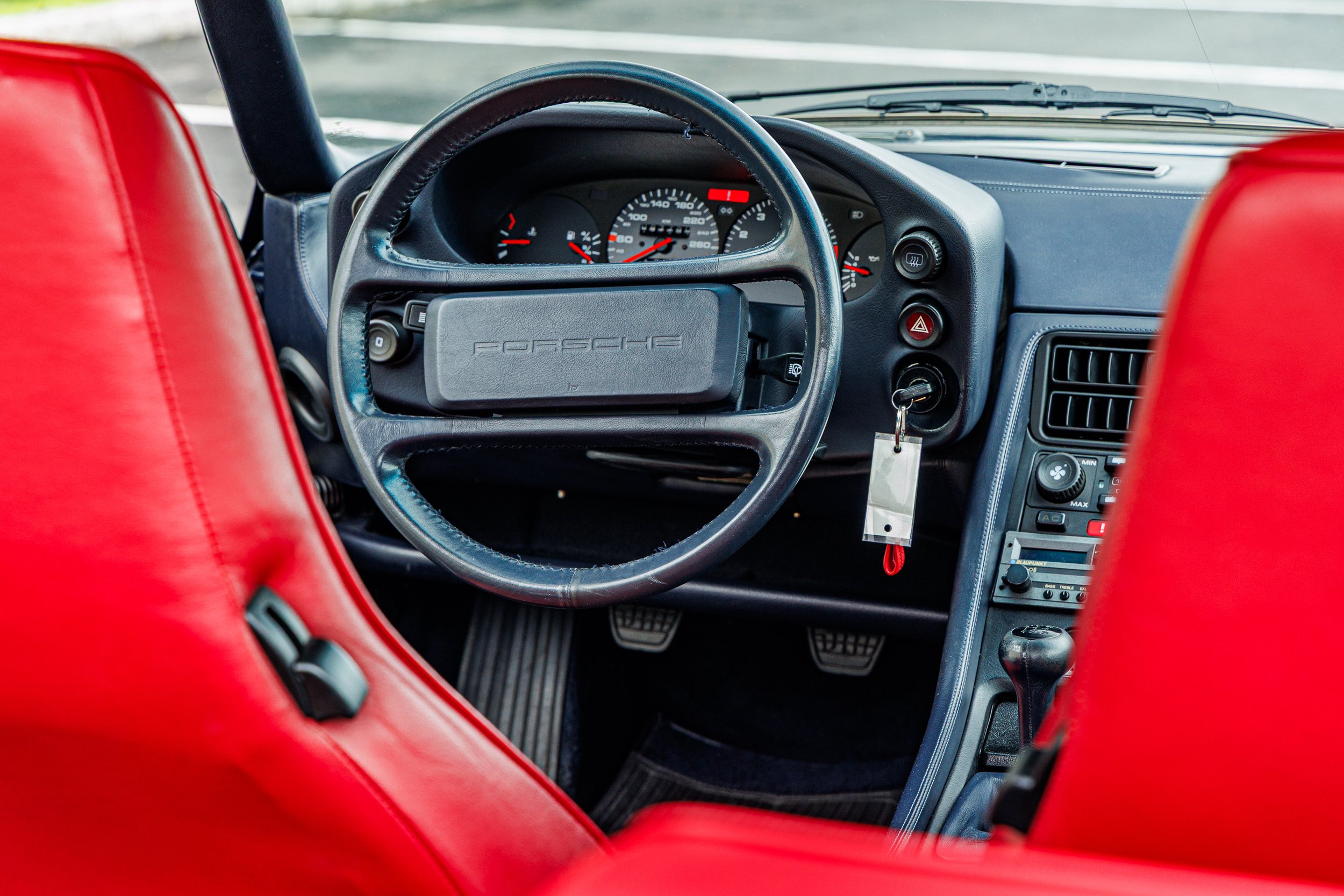 Porsche 928-073.jpg