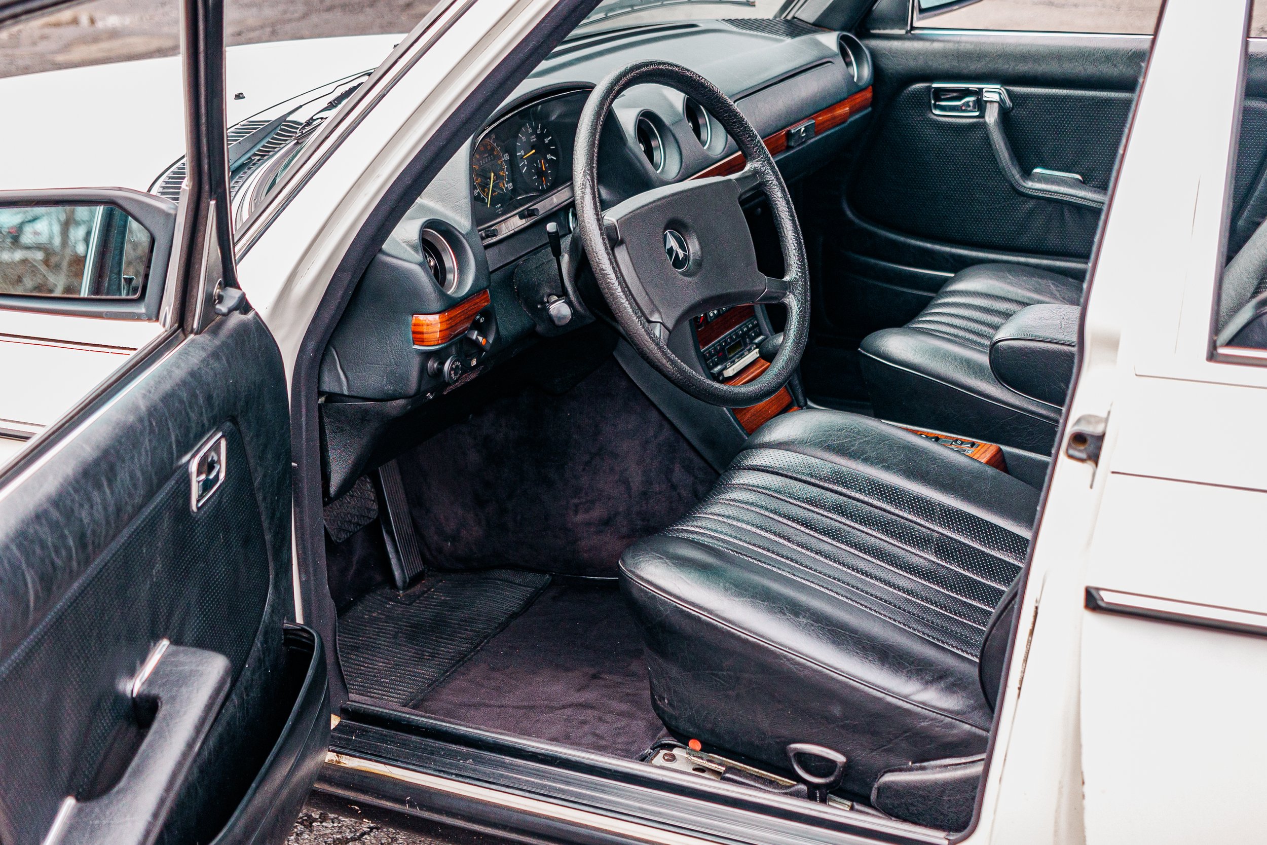 Mercedes 300TD-124.jpg