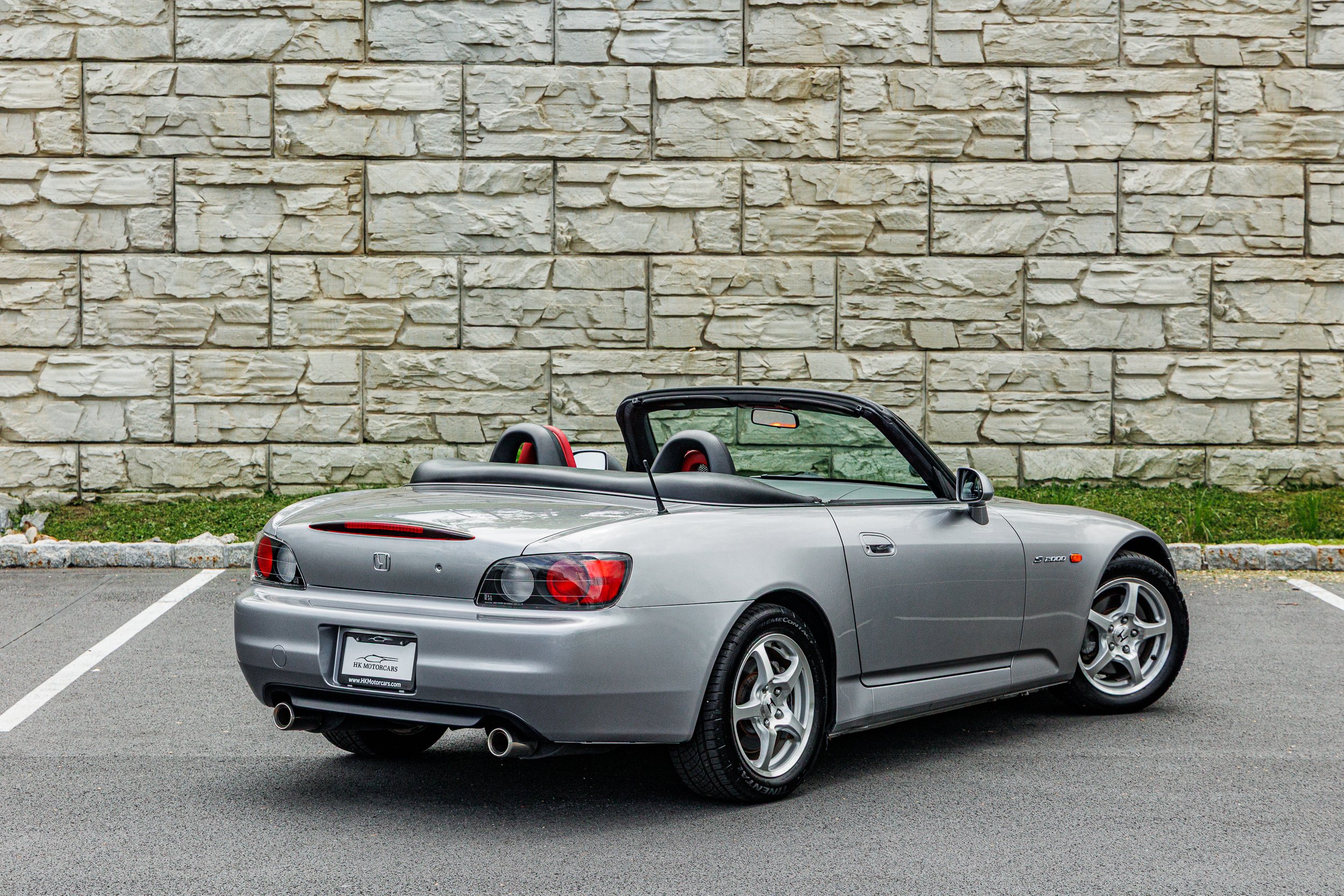 S2000-009.jpg