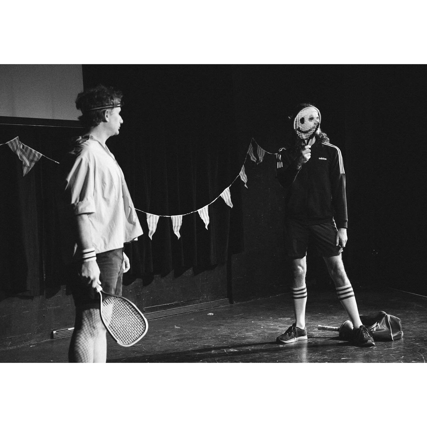 🎾 // @heydom99 @elysiantheater @elysianspaghetti 
.
📸 @zandimancam 
.
#clownchella #elysiantheater #lacomedy #stagephotographer