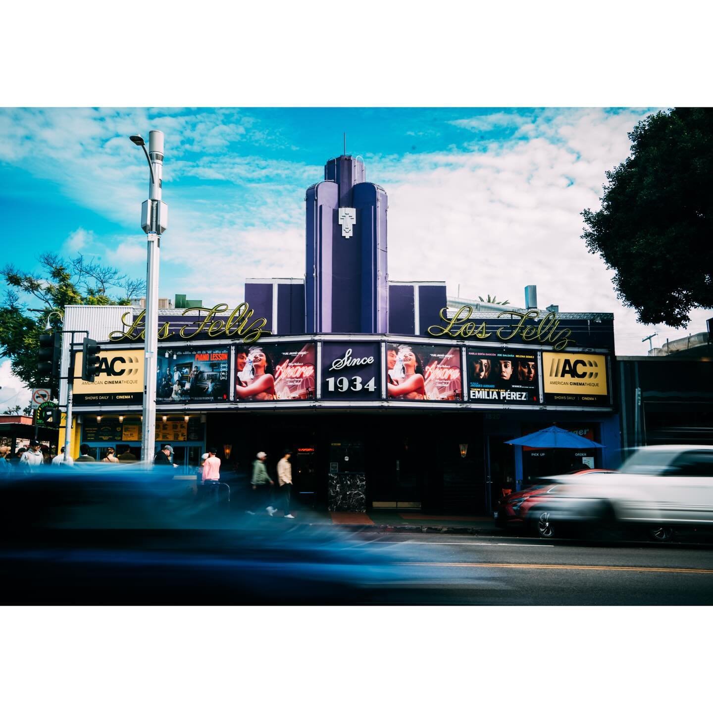✨making movie theaters also look like a movie ✨// @am_cinematheque 
.
📸 @zandimancam Ian Zandi for American Cinematheque at Los Feliz 3
.
#cinemalover #movietheaterpopcorn #movietheaterlife #vintagedesign #artdecoarchitecture #vintagetheater #lahist
