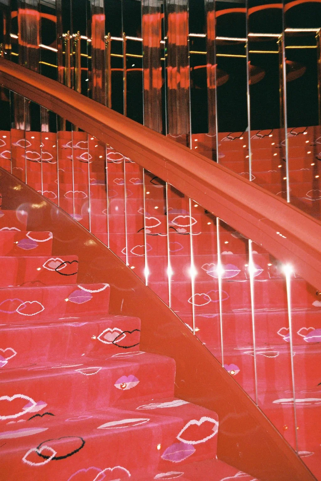 shades of rouge postcard pack