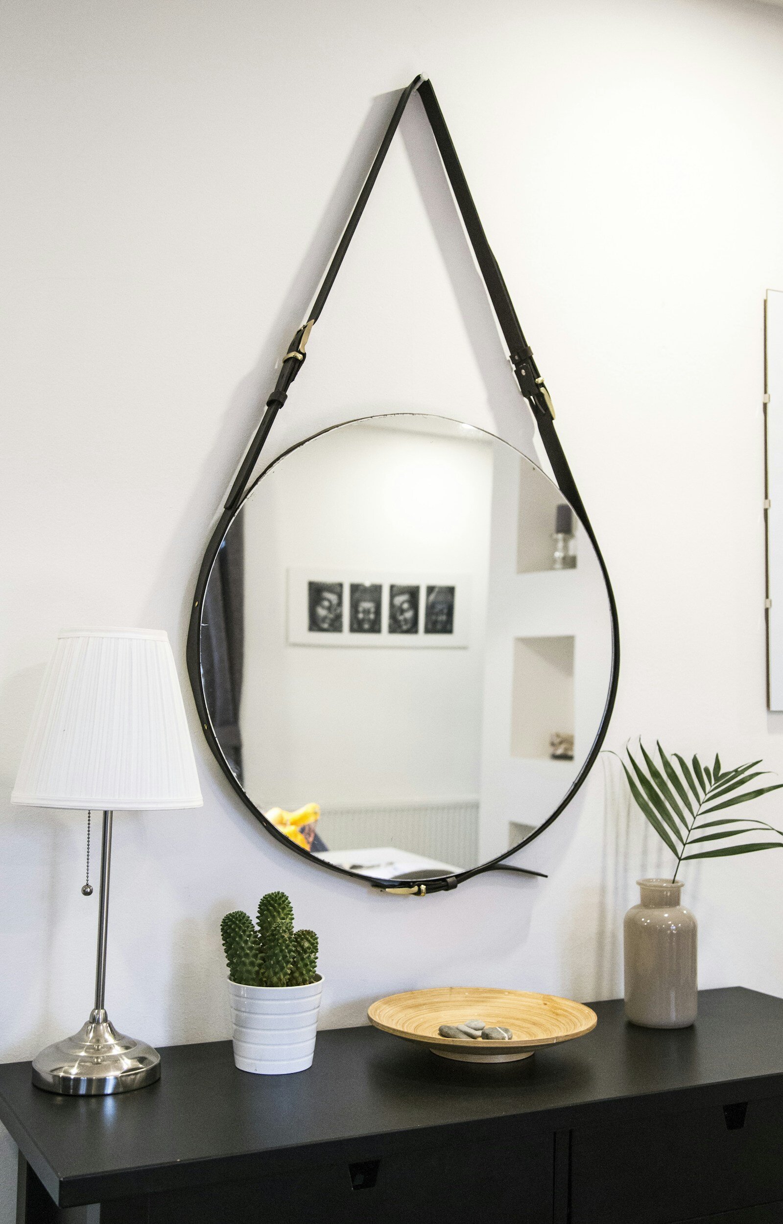 Displaying Art &amp; Mirrors