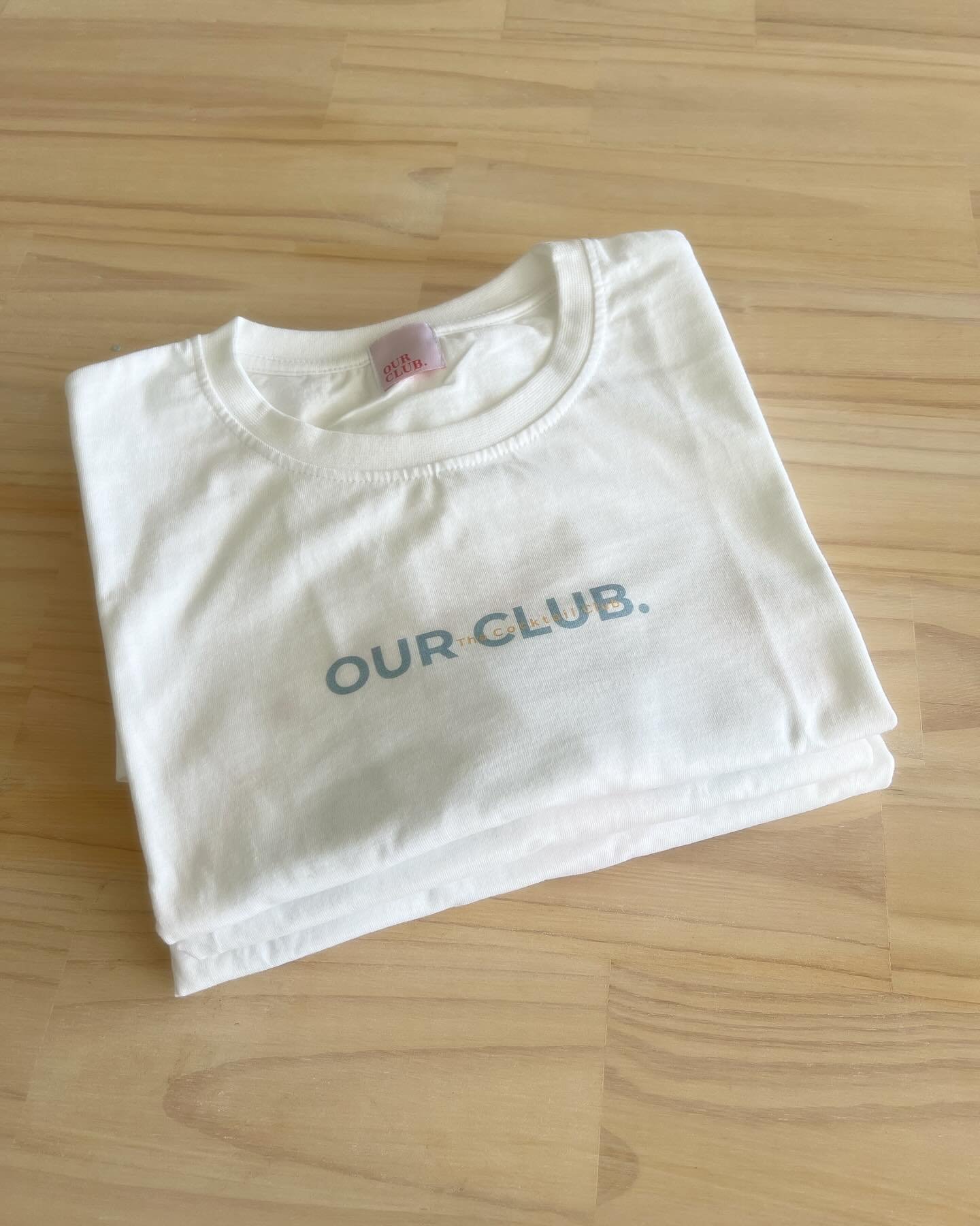 Blend in or stand out&mdash;our tees are here for your next pour decision. 🍾
#thecocktailclub #oversizedtee #ourclub
