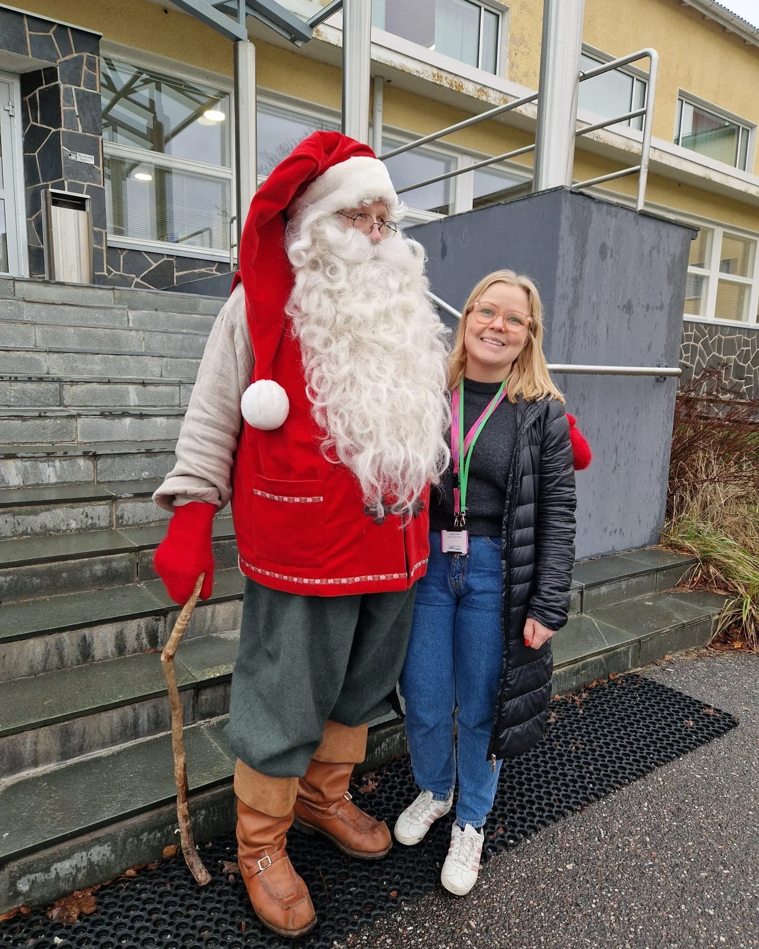 Onkohan Joulupukkikin tulossa Kannelj&auml;rven Opistolle opiskelemaan vai liittyyk&ouml; k&auml;ynti @visitlohja tulevaan joulukalenteriin? Se selvi&auml;&auml; my&ouml;hemmin, kannattaa ottaa seurantaan sek&auml; Opiston, ett&auml; @visitlohja some