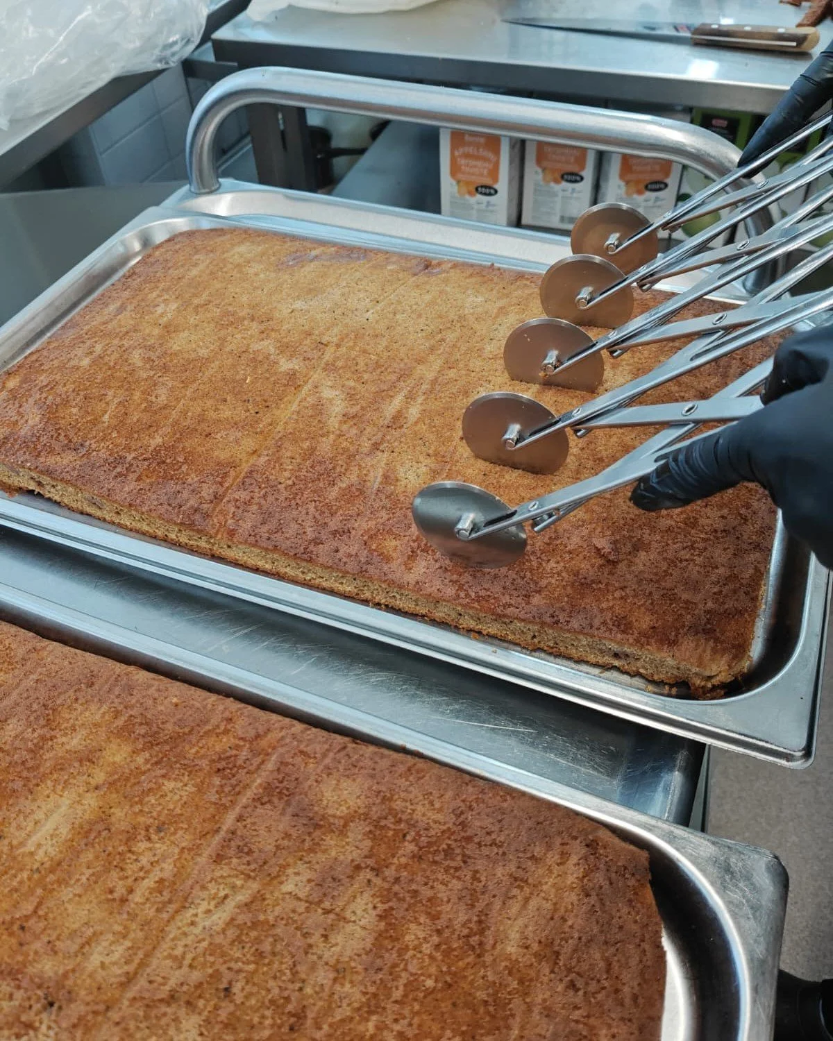 T&auml;n&auml;&auml;n vietet&auml;&auml;n Suomen kansallisrunoilijan Johan Ludvig Runebergin p&auml;iv&auml;&auml;.

Runebergin p&auml;iv&auml;&auml; on juhlittu vuodesta 1854 alkaen, jolloin Runeberg t&auml;ytti 50 vuotta. P&auml;iv&auml;&auml; pide