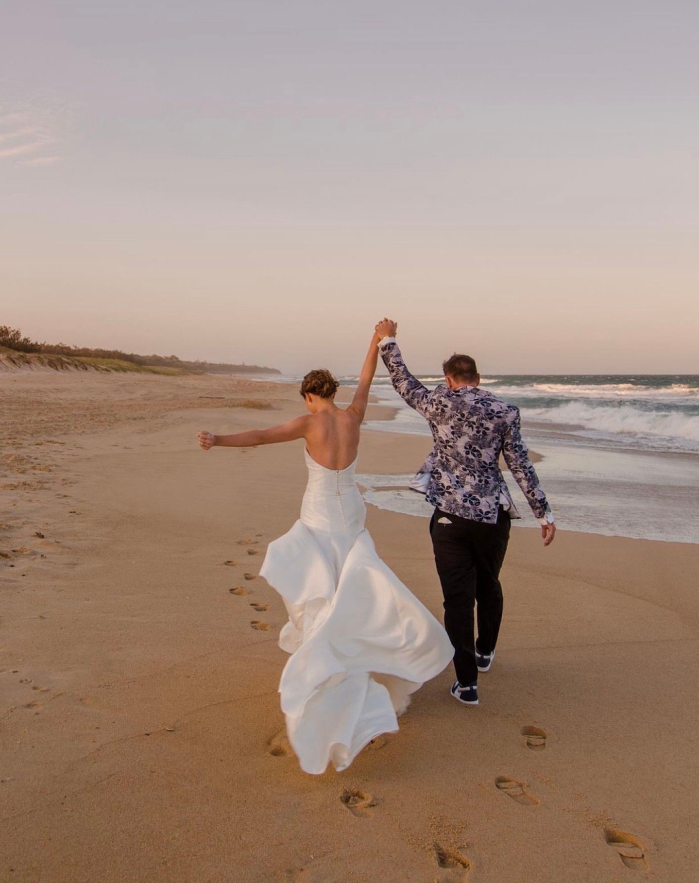 REAL BRIDE // Our stunning bride Sarah ✨👰&zwj;♀️💍 

#bride #wedding #weddingdress #beachwedding