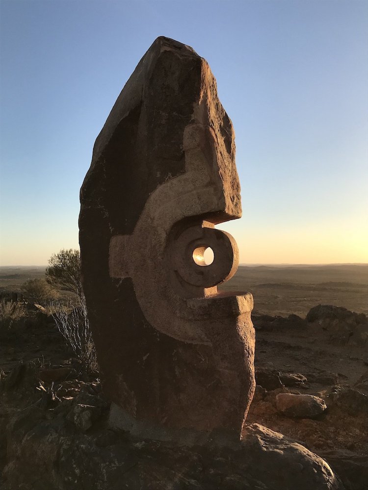 corner-country-desert-sculpture-101kb.jpeg
