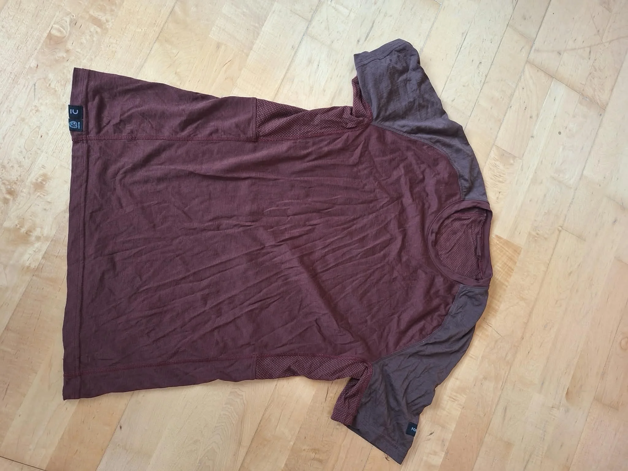 Short sleeved base layer