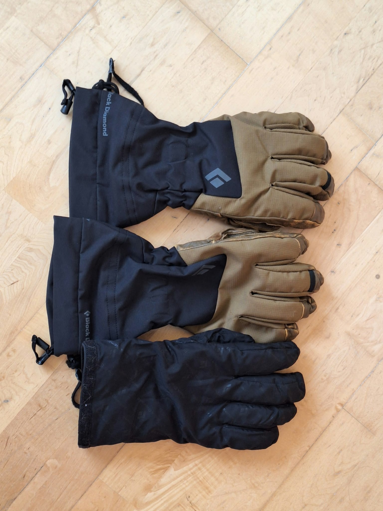 Mountaineering gloves with removable inners
