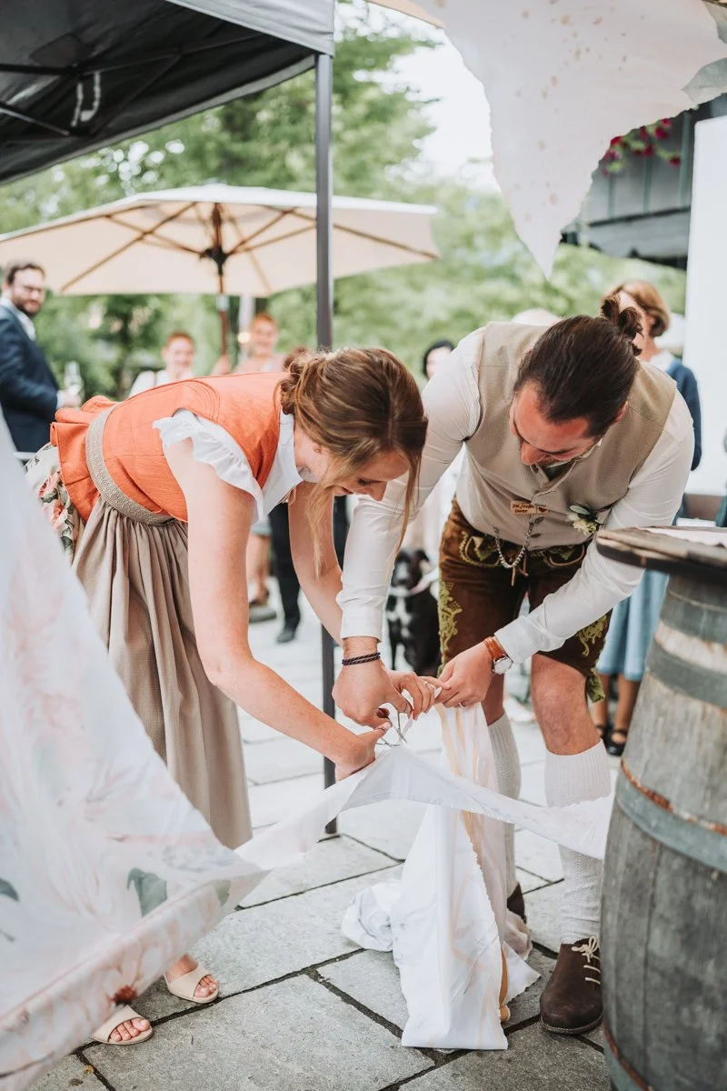 Feier Alperie Schliersee – Hochzeit Schliersee, Alperie, Bierfassanstich, Hochzeitsparty