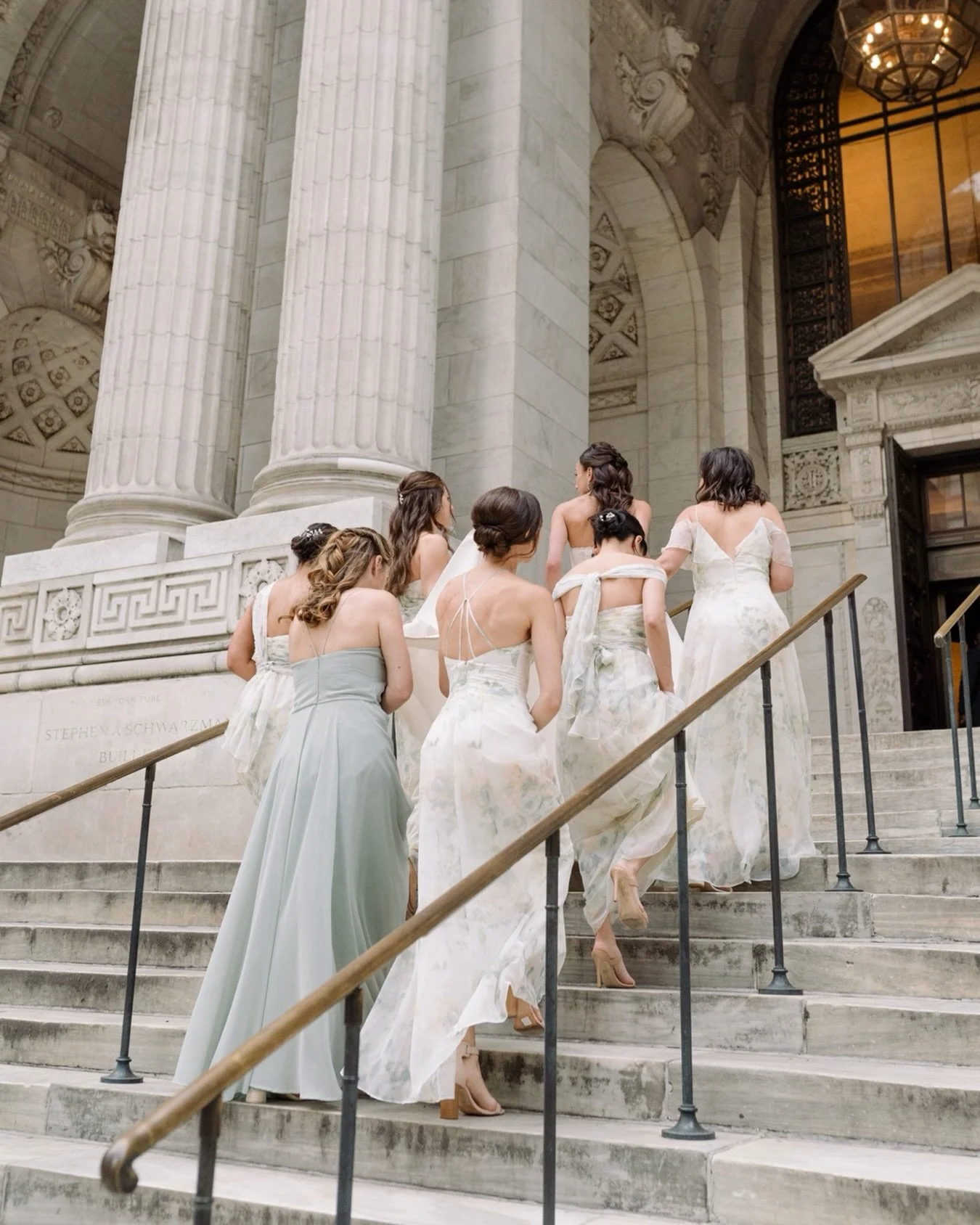 Bridesmaids in NYC

New York,, The city I Will love forever. 🏙️
Wedding Sasha &amp; Tom

#TURNINGLOVEINTOART