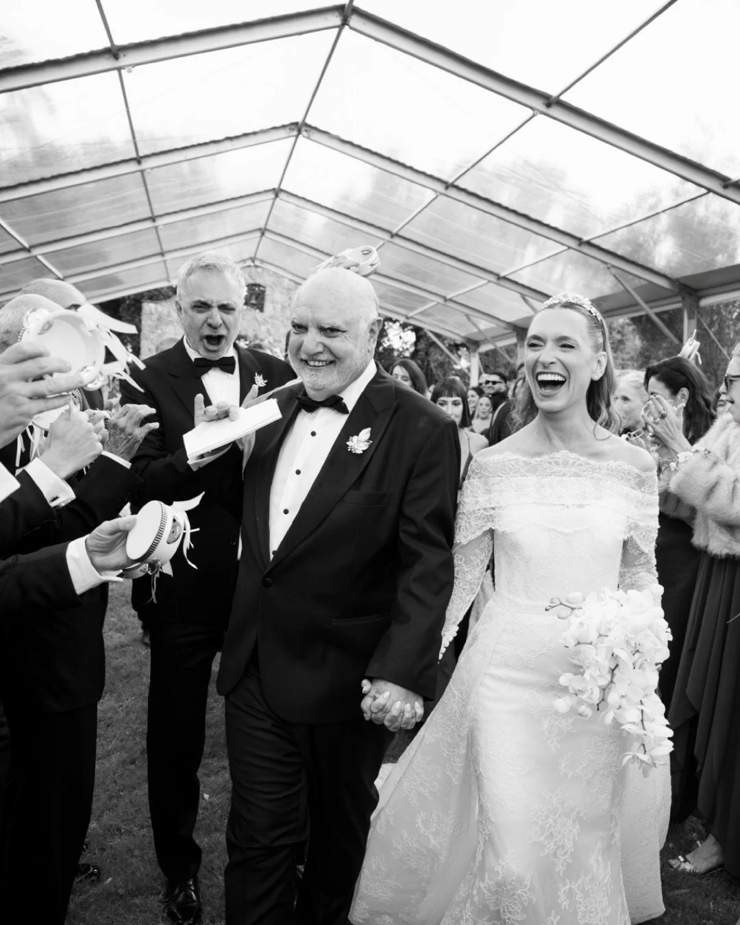 MB &amp; JC 💍
Una Boda para la historia.
No solo por lo que se vio,
sino por todo lo que pas&oacute; detr&aacute;s.
Un trabajo en equipo,
una idea llevada al l&iacute;mite
y un resultado que solo pod&iacute;a suceder as&iacute;.
Desde mi lugar, acom