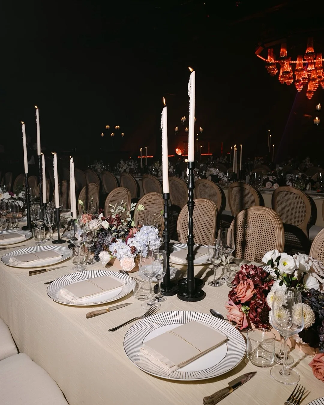 Big bang of colors and textures 
El talento puro de @marcela.sliva.eventos &amp; @motiueventos 

#TURNINGLOVEINTOART
