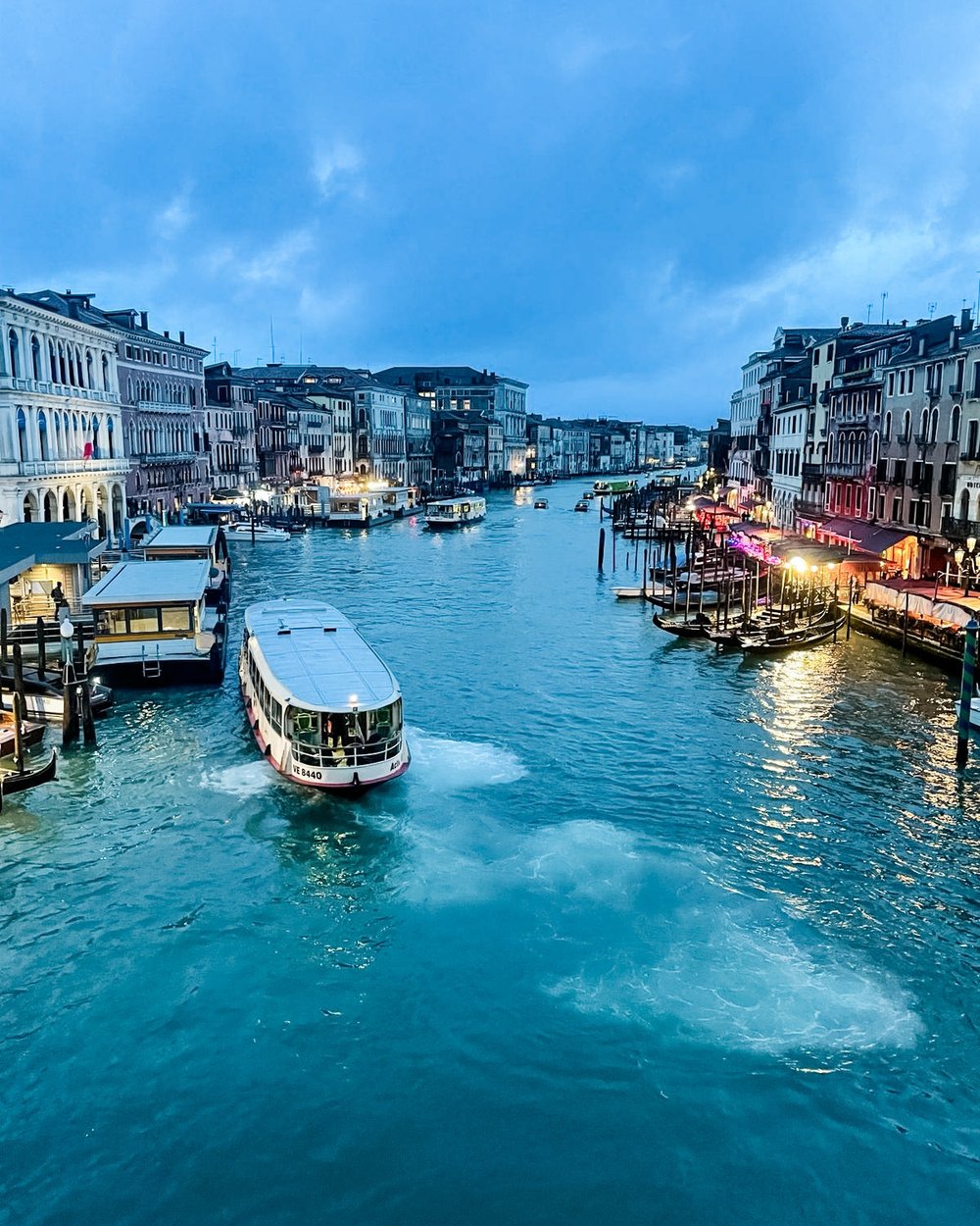 🚤 SAVE this for your future trip to VENICE 🚤

Venice on a budget: family fun without breaking the bank!

ACCOMMODATION
You could stay in Mestre where accommodation options are much cheaper and it is only a short train ride into Venice. In the city 