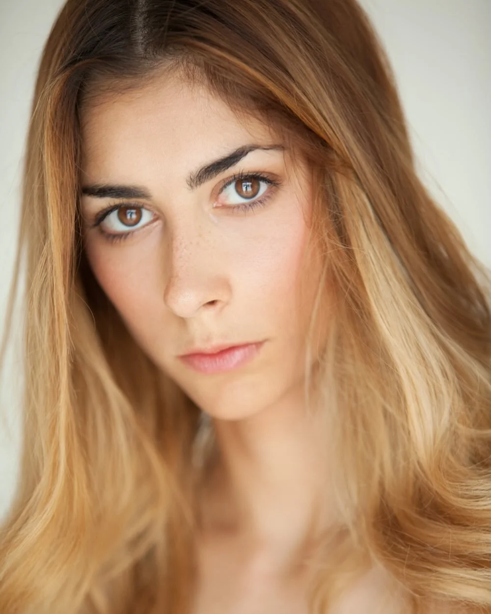 .

🩷 b e a u t y  p o r t r a i t s 💜

👉🏻 vuoi prenotare anche tu la tua sessione di ritratti in studio fotografico: &ldquo;Beauty portraits&rdquo;?

💌 contattami in DM per tutte le info!

🏷️
#beautyportrait #beautyportraits #portraitsphotograp