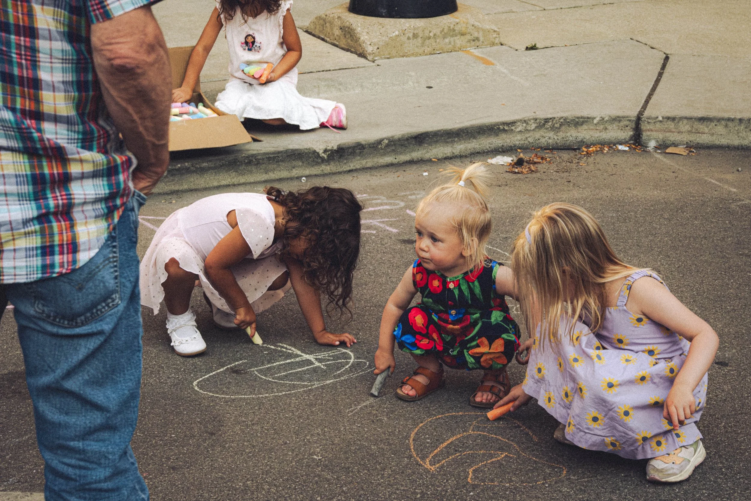 kid chalk (1 of 1).jpg