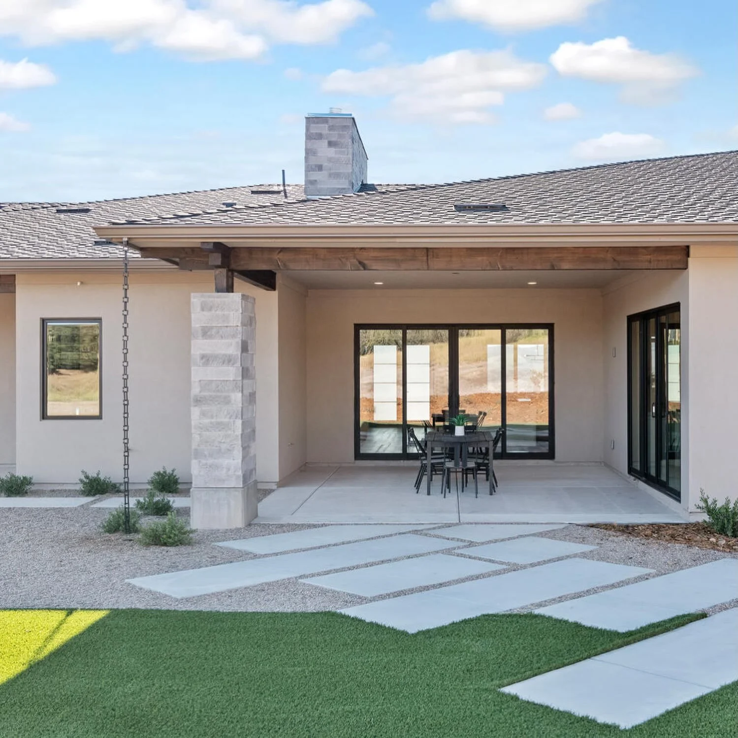 Elevated outdoor living space for entertaining and enjoying fresh air - rain or shine 🌤️
&bull;
&bull;
&bull;
&bull;
&bull;
#ehdstudio #architecture #architect #design