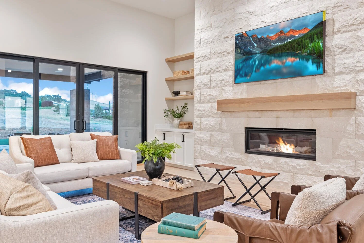 1529 Burnt Rock Way Templeton-large-009-075-Living Room-1498x1000-72dpi.jpg