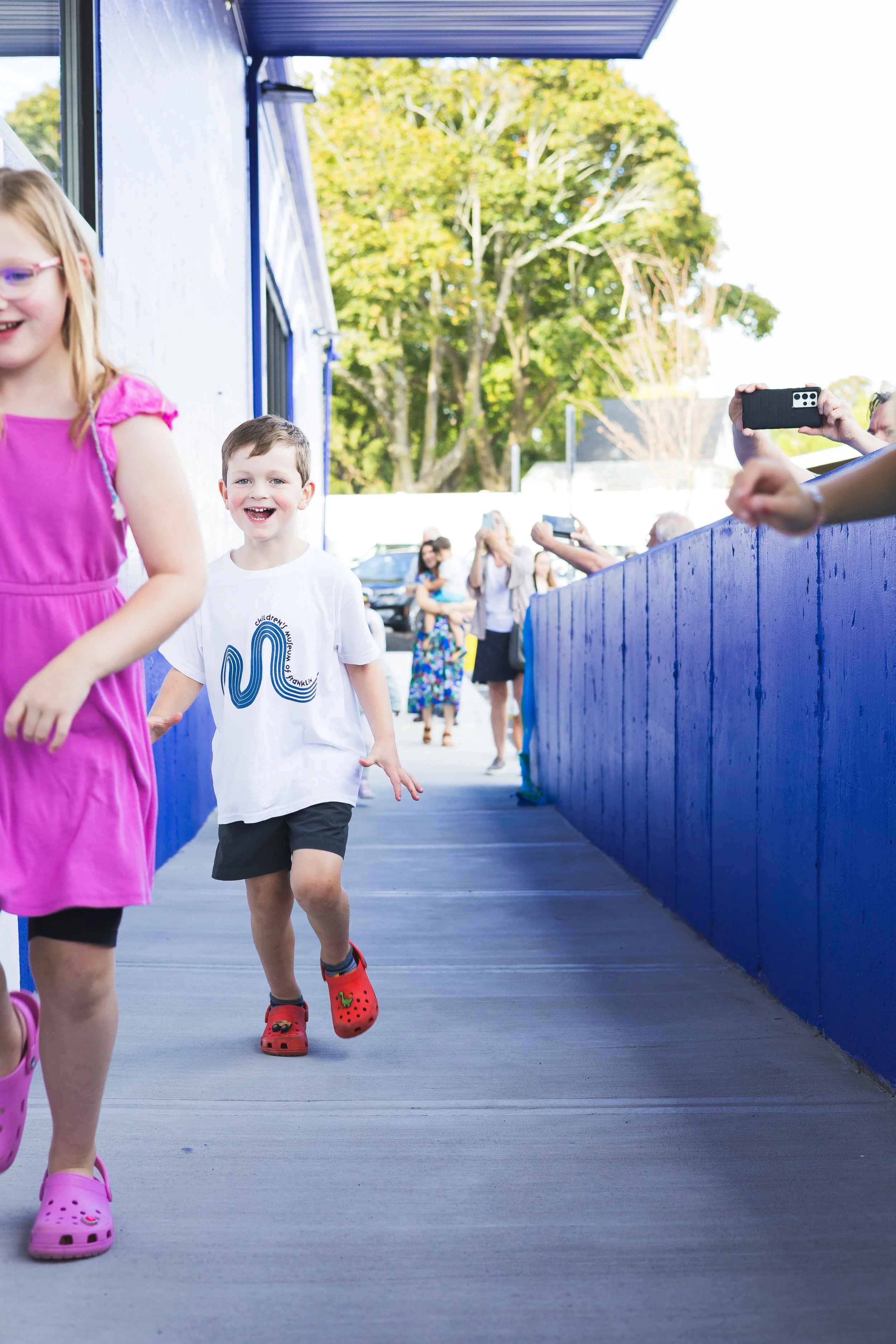 children walking up to children's museum of Franklin