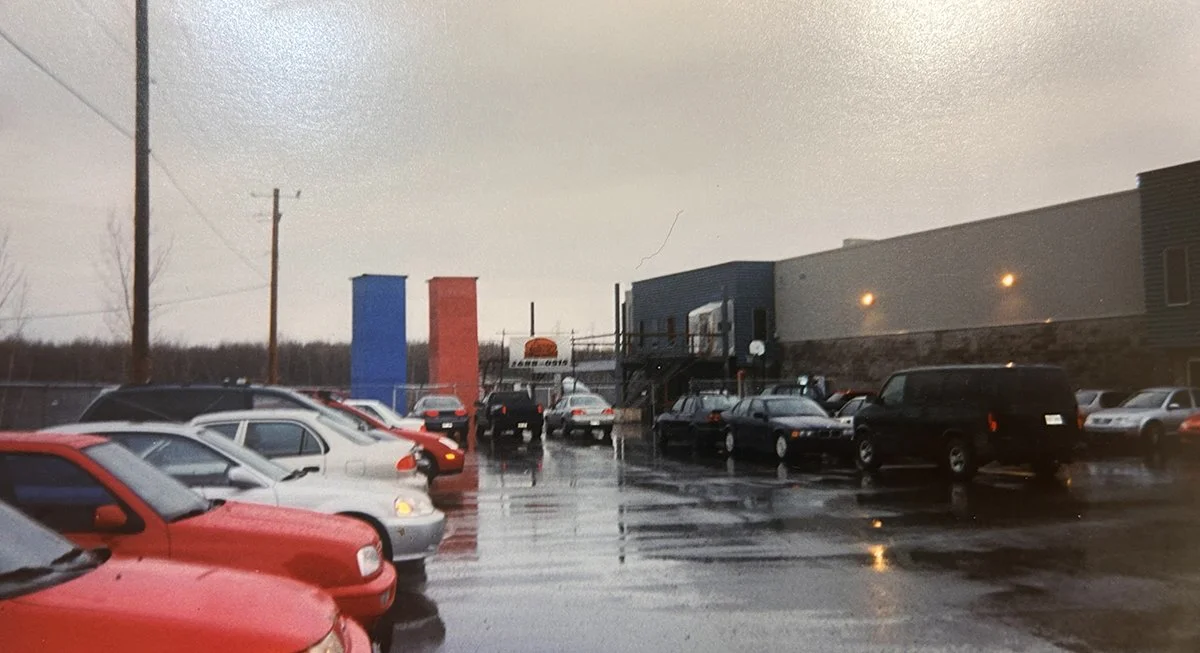 Centre d'escalade Action Directe en 1998 avant le déménagement à Boisbriand avec les deux tours