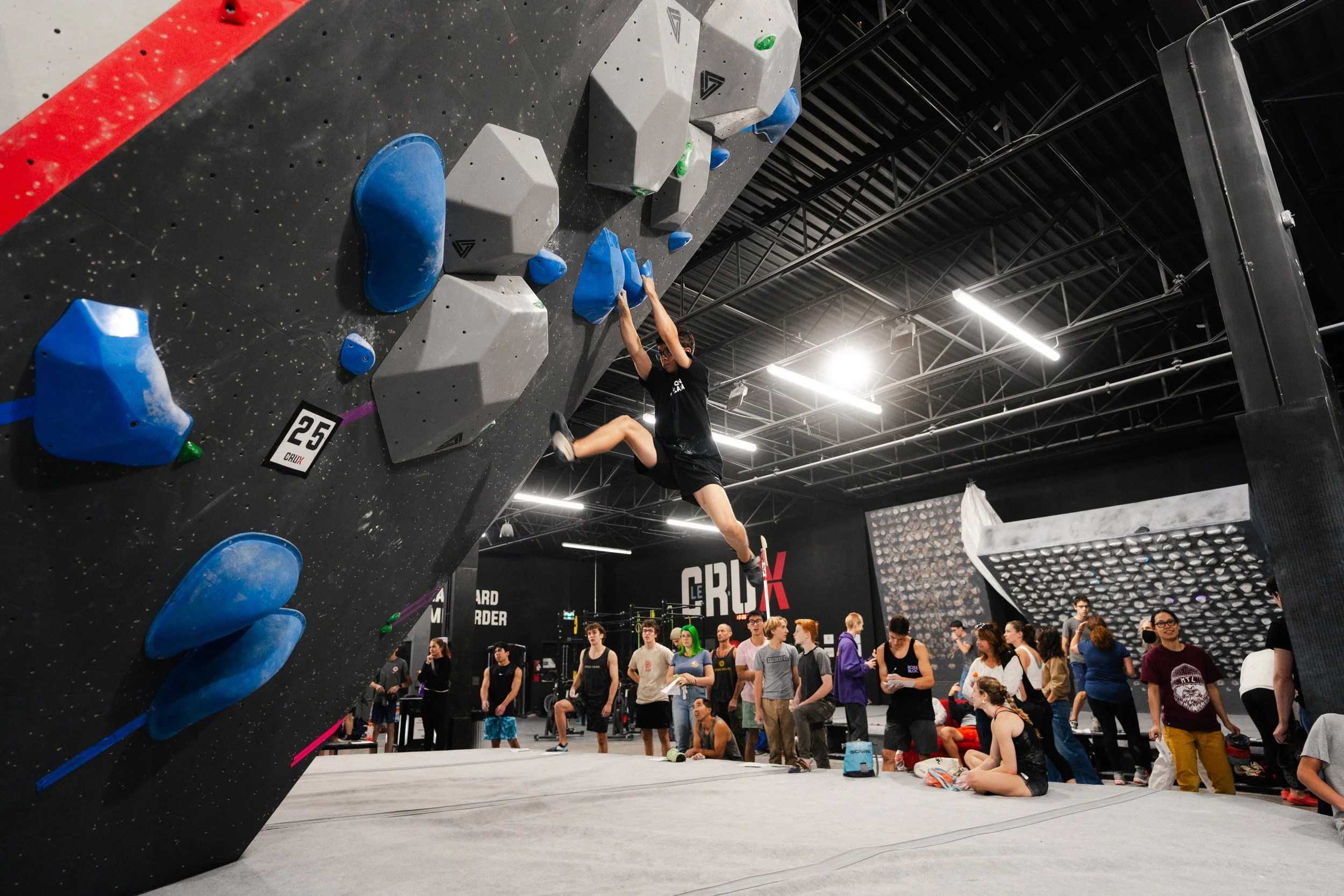Communauté d'escalade au Crux Boisbriand et Laval