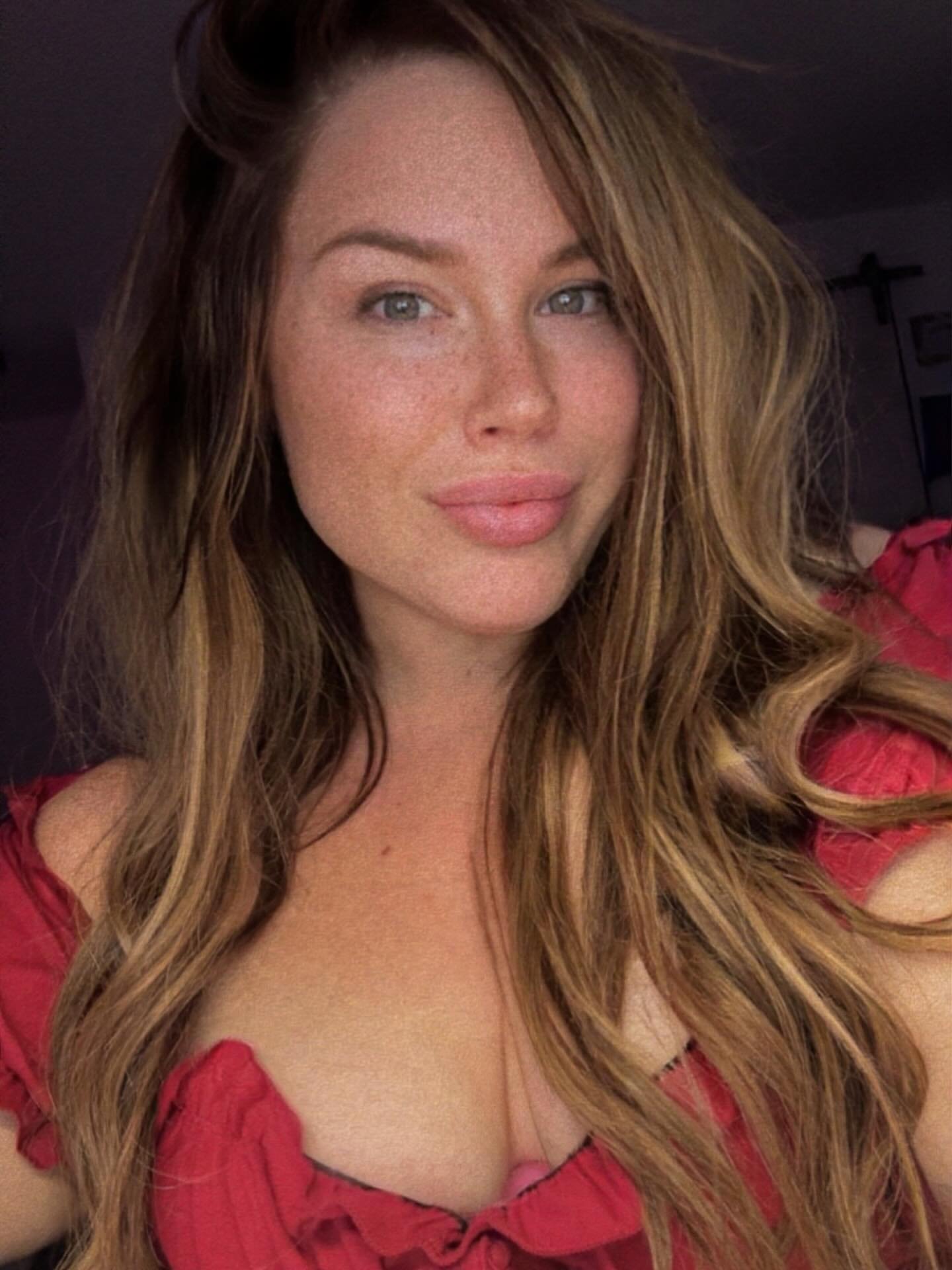 I stopped waiting to be chosen and learned how to choose myself.

Healing has a way of softening you in all the right places. 🤍

My book is available for pre-order! Link in bio! 📖

#selflove #emotionalgrowth #healing #becomingher