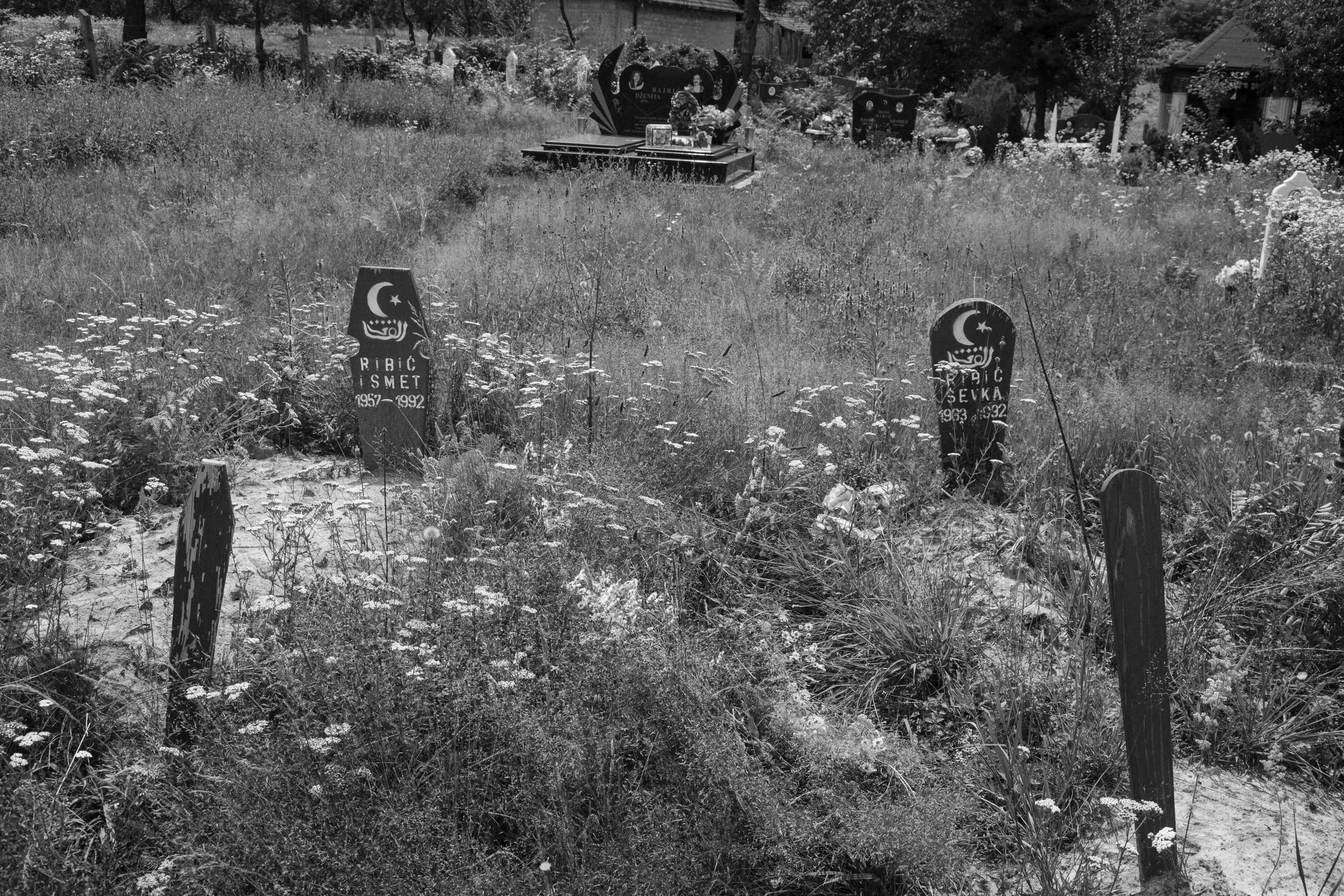 Cimitero di Skočić, le tombe dei genitori di Zijo.
© foto Andrea Rizza