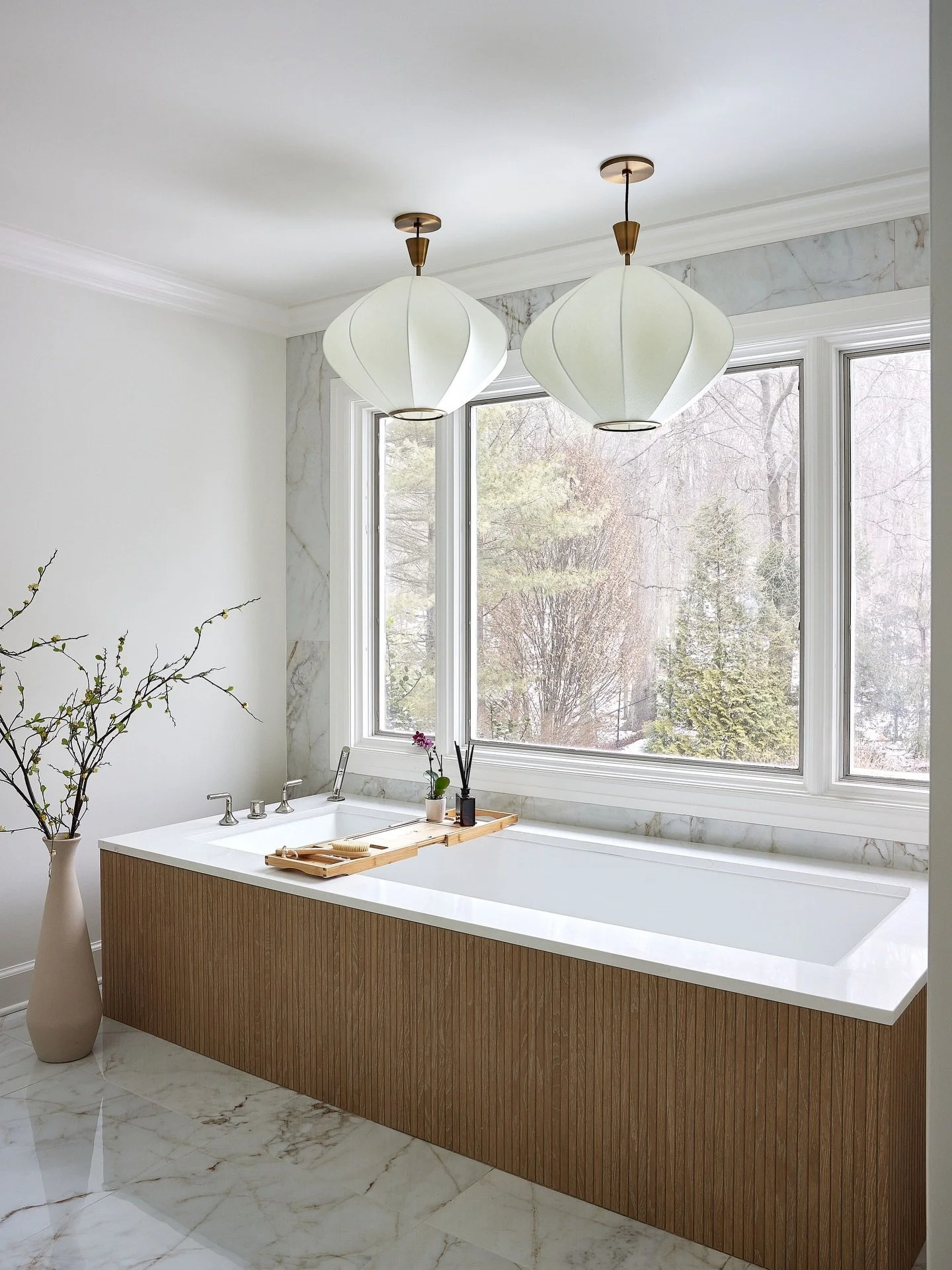 Week 1 back to work: completed ✔️
Reward: tranquil soak in the @mti_baths tub 

Designed by @curate_interior_designs 
Photographed by @juliadags 
Construction by @mchomeimprovements