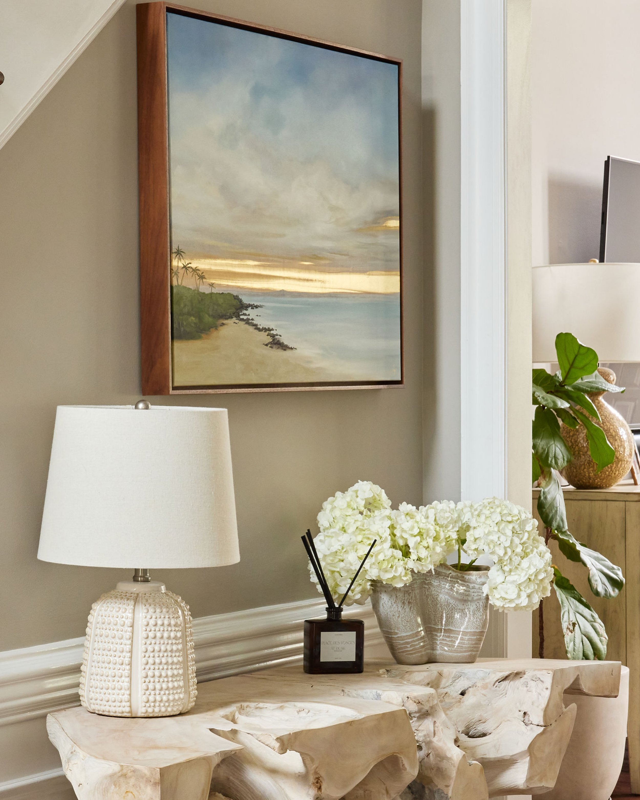 This custom piece by @alliedattilio was the perfect addition to the entryway. Inspired by Palauea Beach in Maui, from a very special day 😉

Design: @curate_interior_designs 
Photo: @juliadags