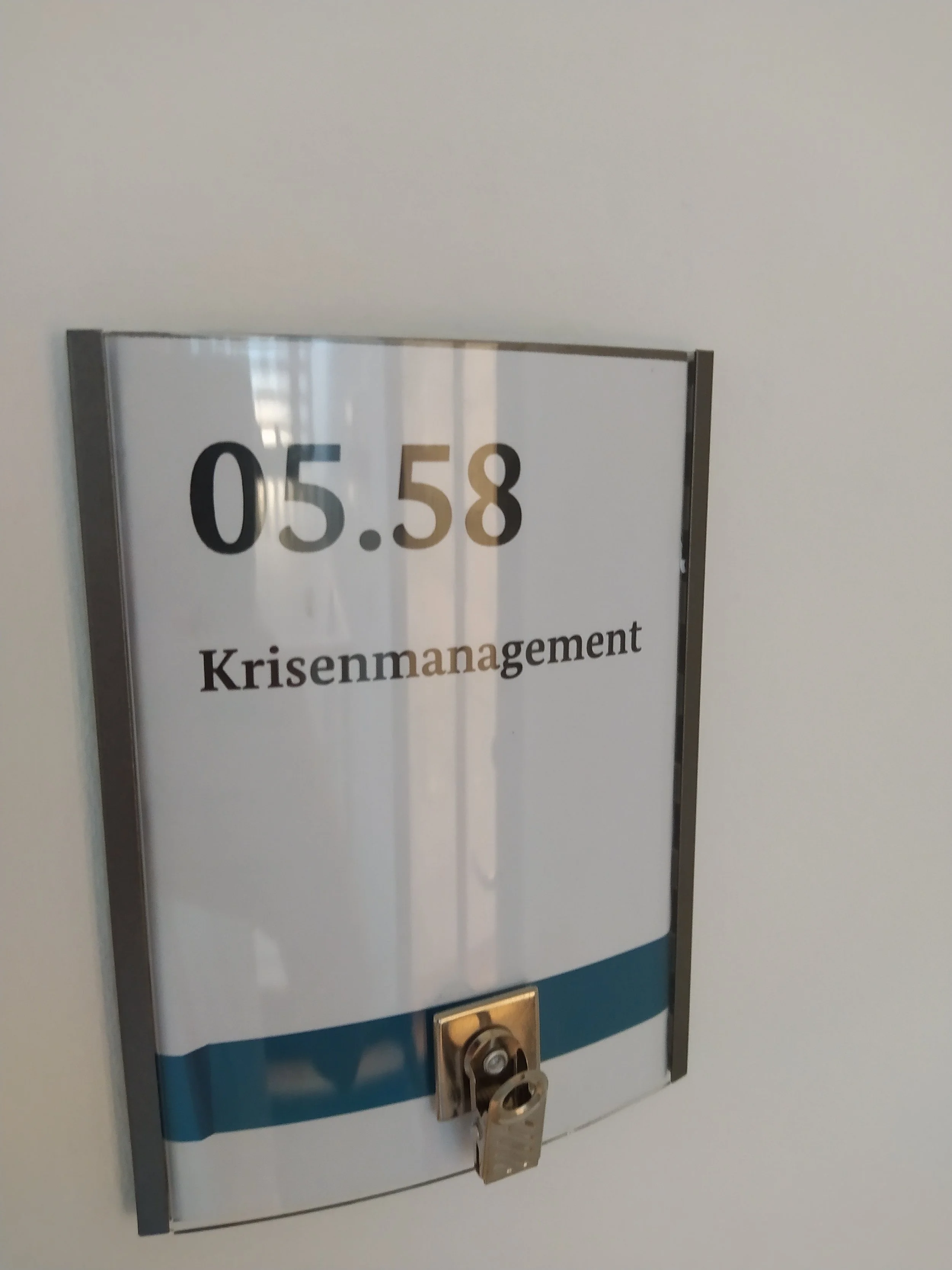 Krisenmanagement Türzeichen
