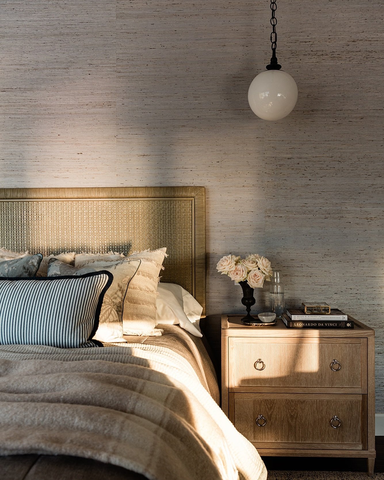 There&rsquo;s a certain magic in the way sunlight falls across this room, but that&rsquo;s not the only thing that makes this primary bedroom special. ✨

The warm glow accentuates the textured wall covering and illuminates all the special details, fr