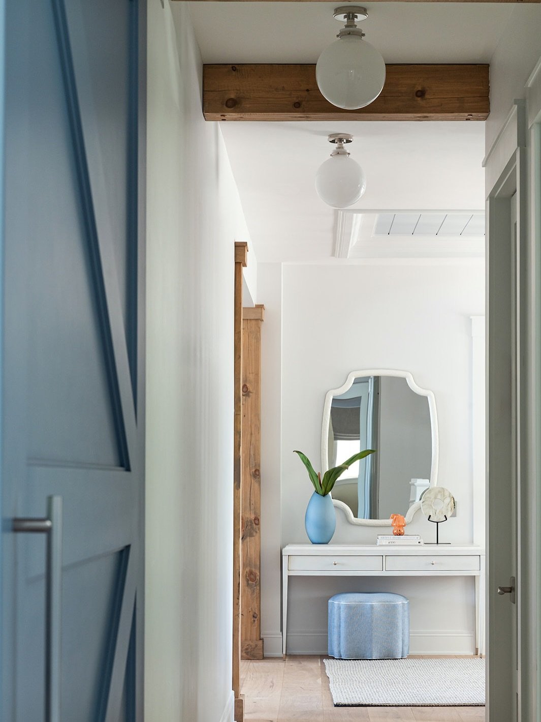 Let&rsquo;s make a case for designing the spaces that greet you when you walk in, whether it&rsquo;s a foyer, a mudroom, or both, to be just as thoughtful as the rest of your home.

First impressions and function don&rsquo;t have to compete.

Functio