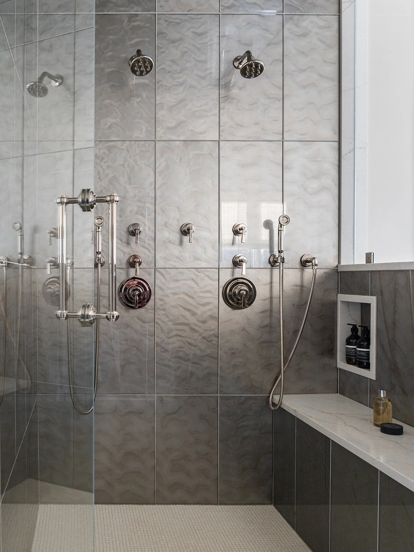 S H O W E R moments ✨

Nothing is an afterthough here. Side by side, partner shower systems look sleek,  but their real super power is next level, personalized functionality. 

The tile sets the tone, the fixtures fall into rhythm, and even the niche