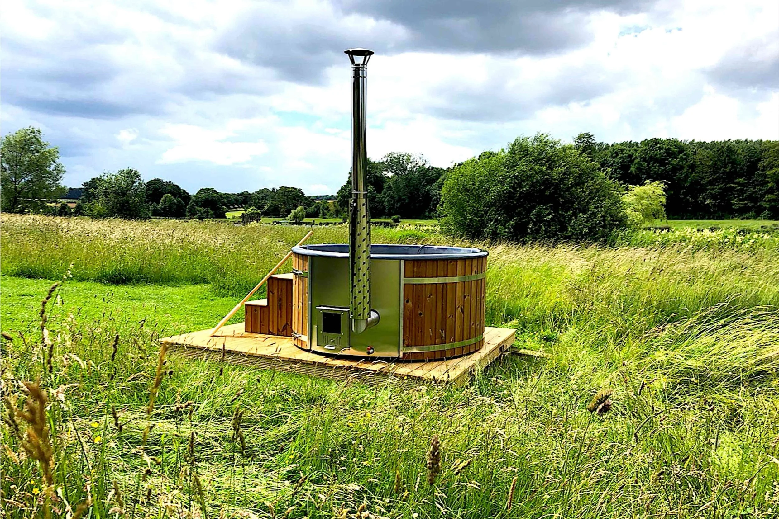 An image of a Nest outdoor hot tub
