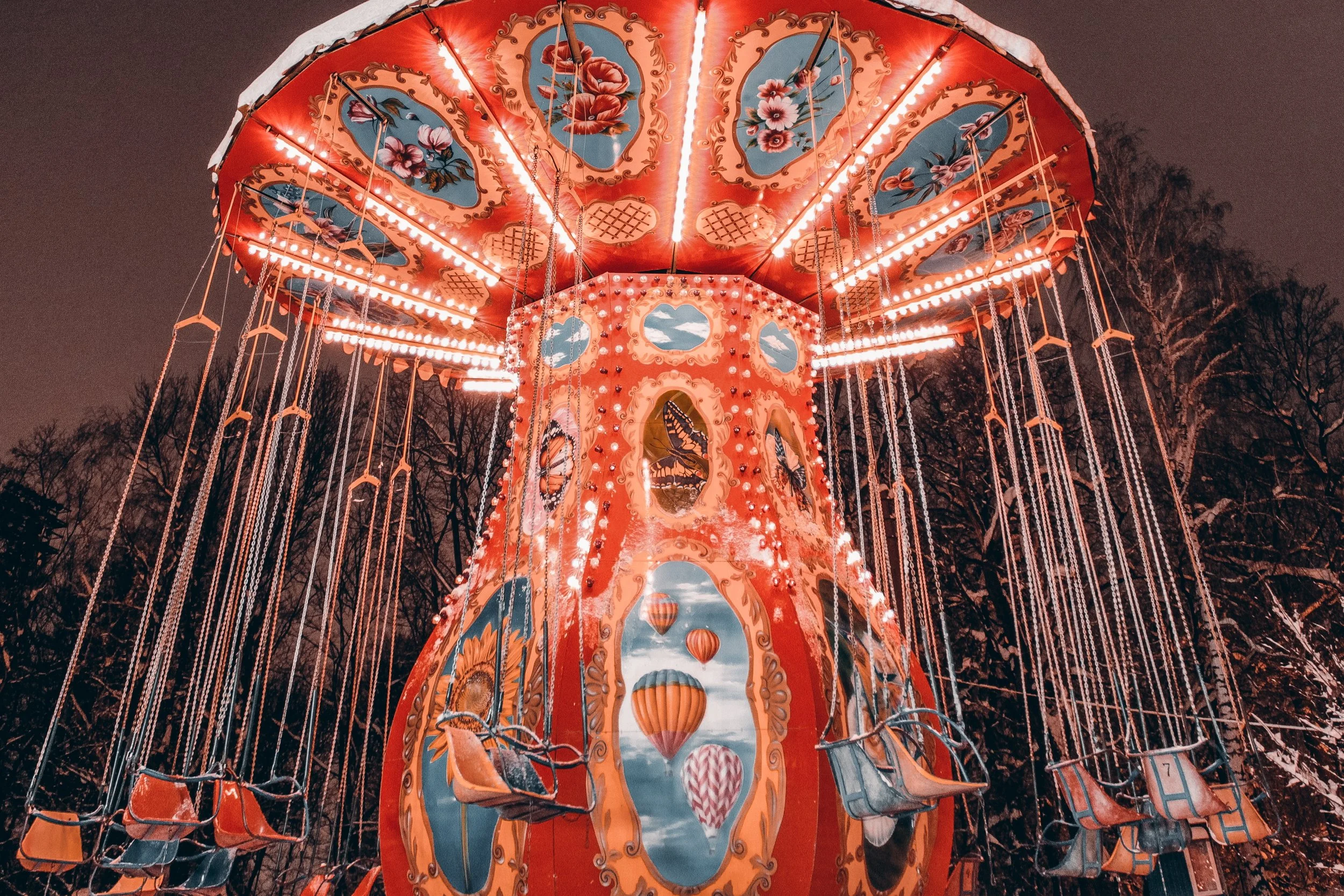 Attractions & Amusement Parks